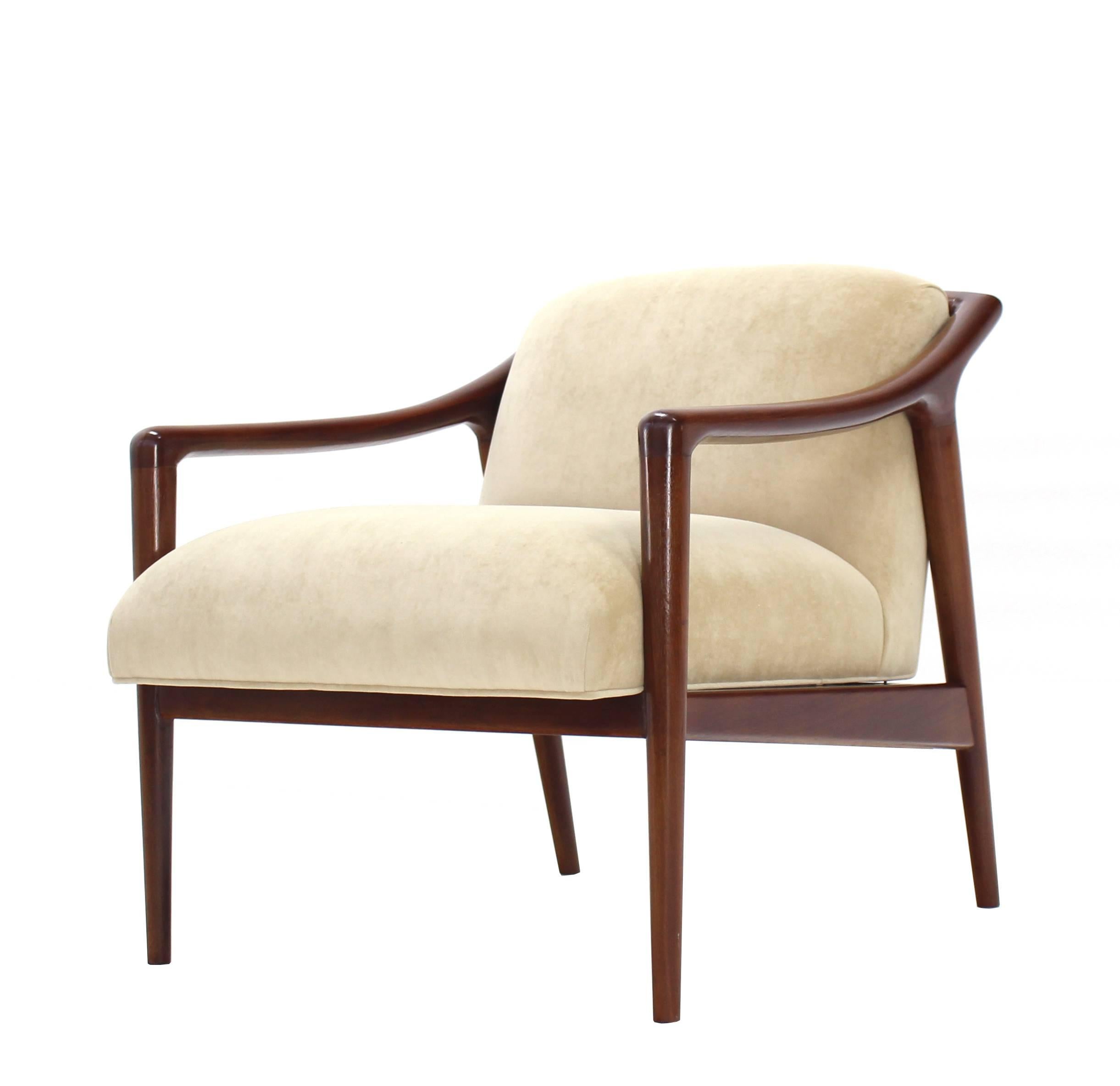 Very nice sculpted frame Mid-Century Danish modern lounge chair.