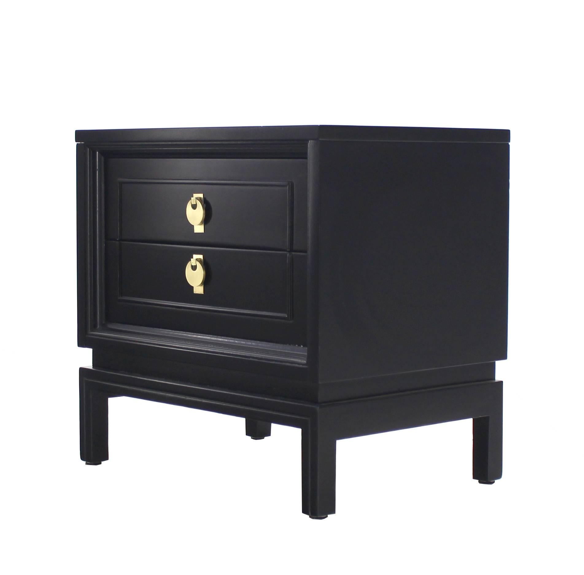 Pair of Mid Century Modern Ebonized Black Lacquer End Tables Nightstands 2