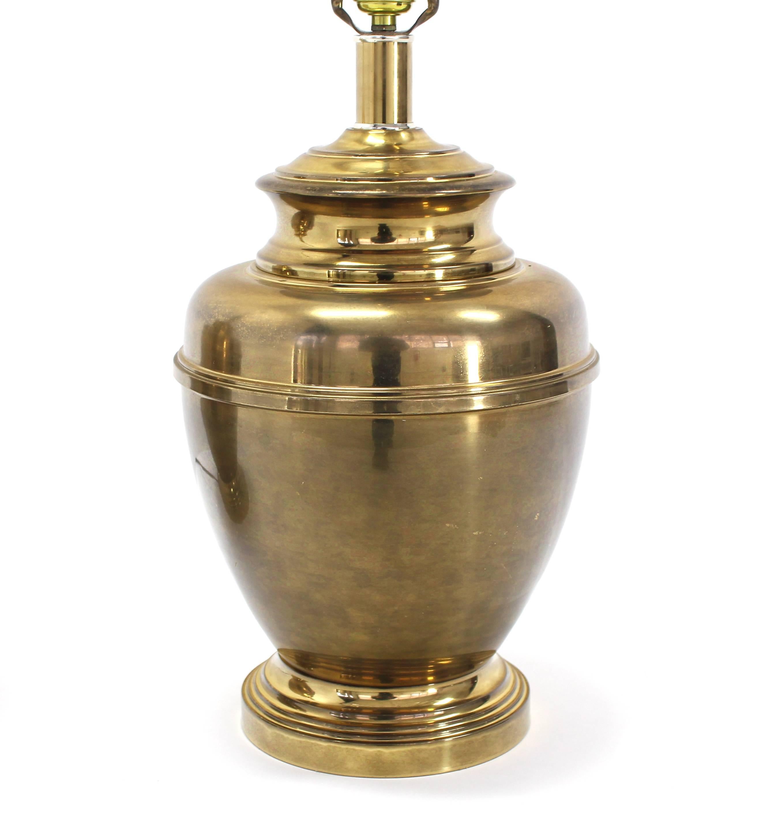 Forgé Paire de vases en laiton en forme de bulles Lampes de table Modernes du milieu du siècle dernier en vente