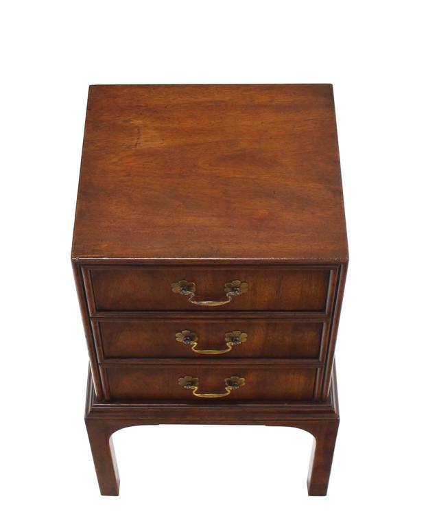 Kittinger Mahogany Federal ThreeDrawer End Table Stand on Tall Legs at