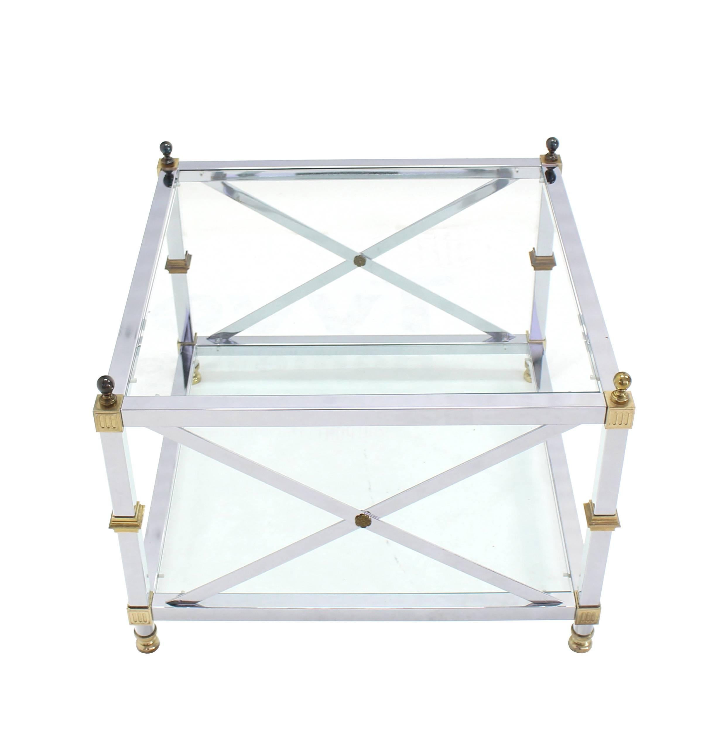 Poli Paire de grandes tables d'appoint carrées Jansen en laiton et verre chromé mi-siècle  en vente