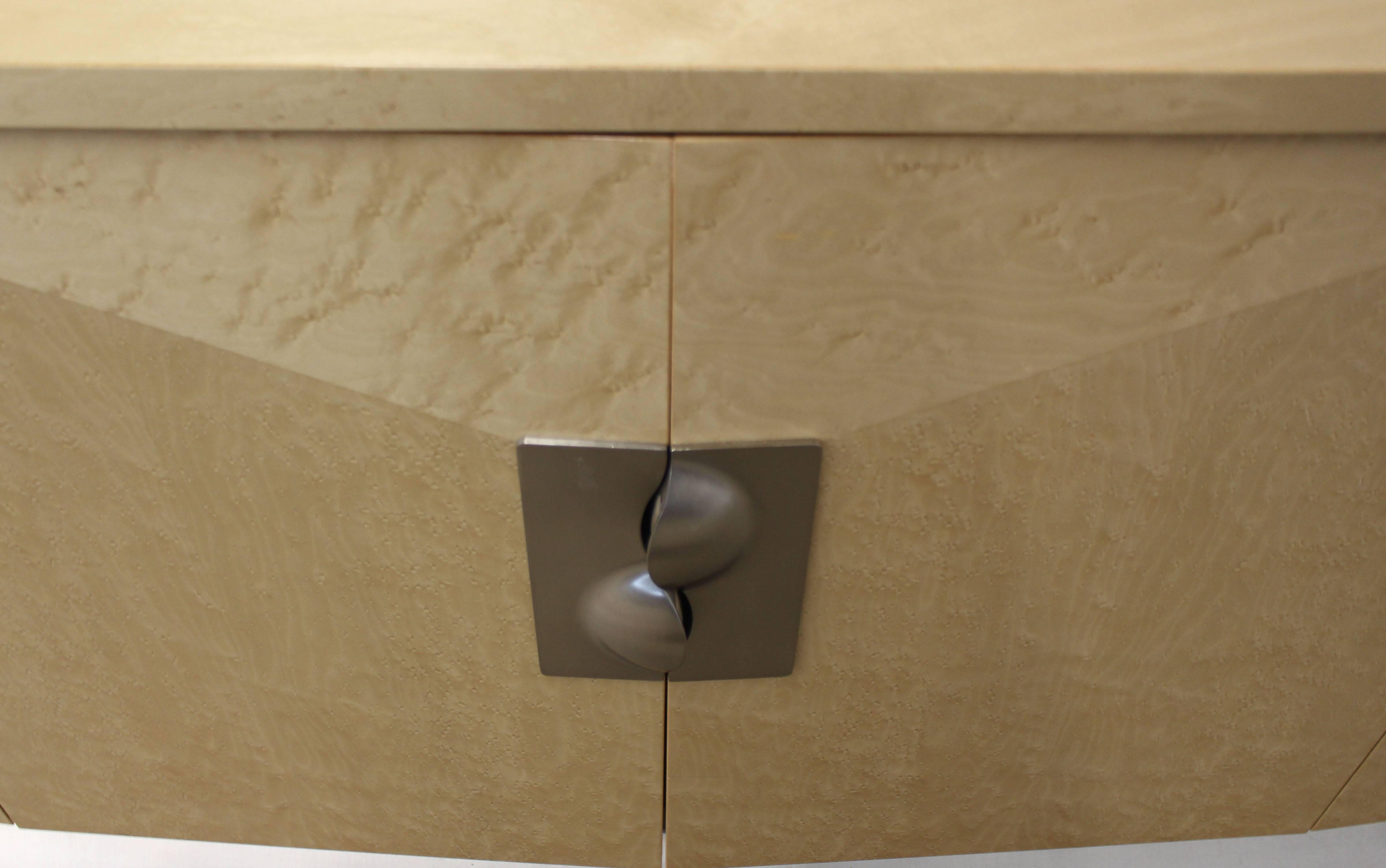 Long Curved Italian Birds Eye Maple Sideboard Credenza In Excellent Condition In Rockaway, NJ