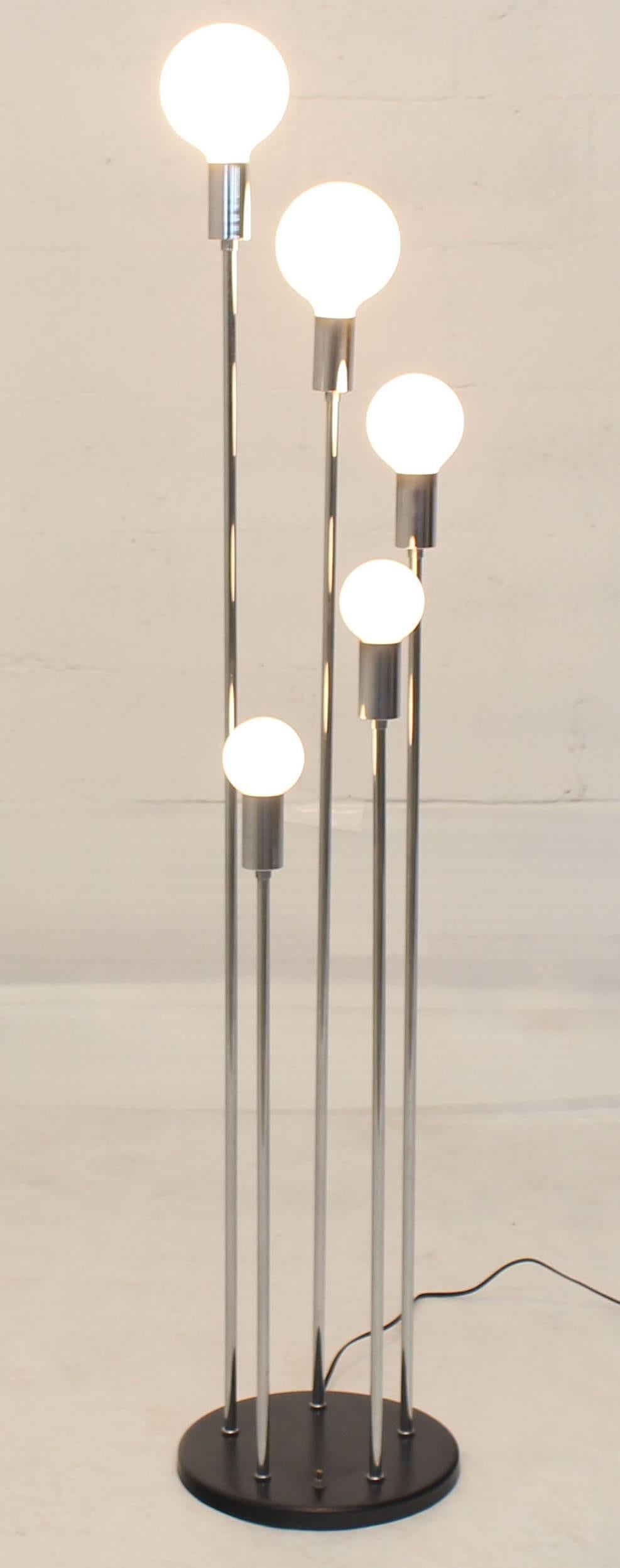 3 Way 5 Globes Spiral Chrome Mid Century Modern Floor Lamps on Round Base  In Good Condition In Rockaway, NJ