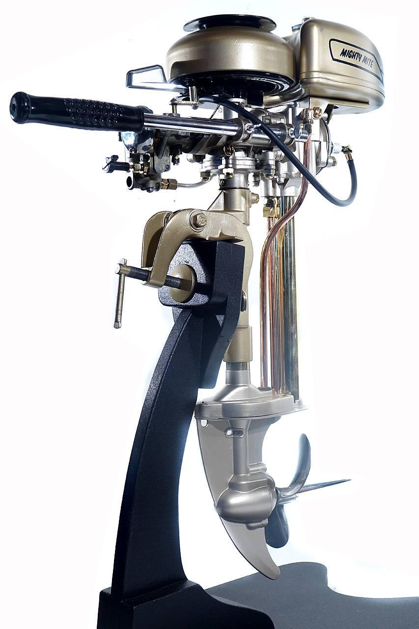 Very Small Neptune Model A1 Boat Motor For Sale at 1stdibs