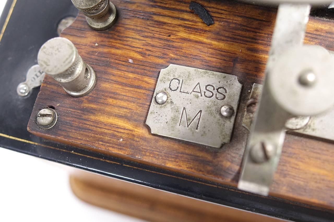 1800s phonograph