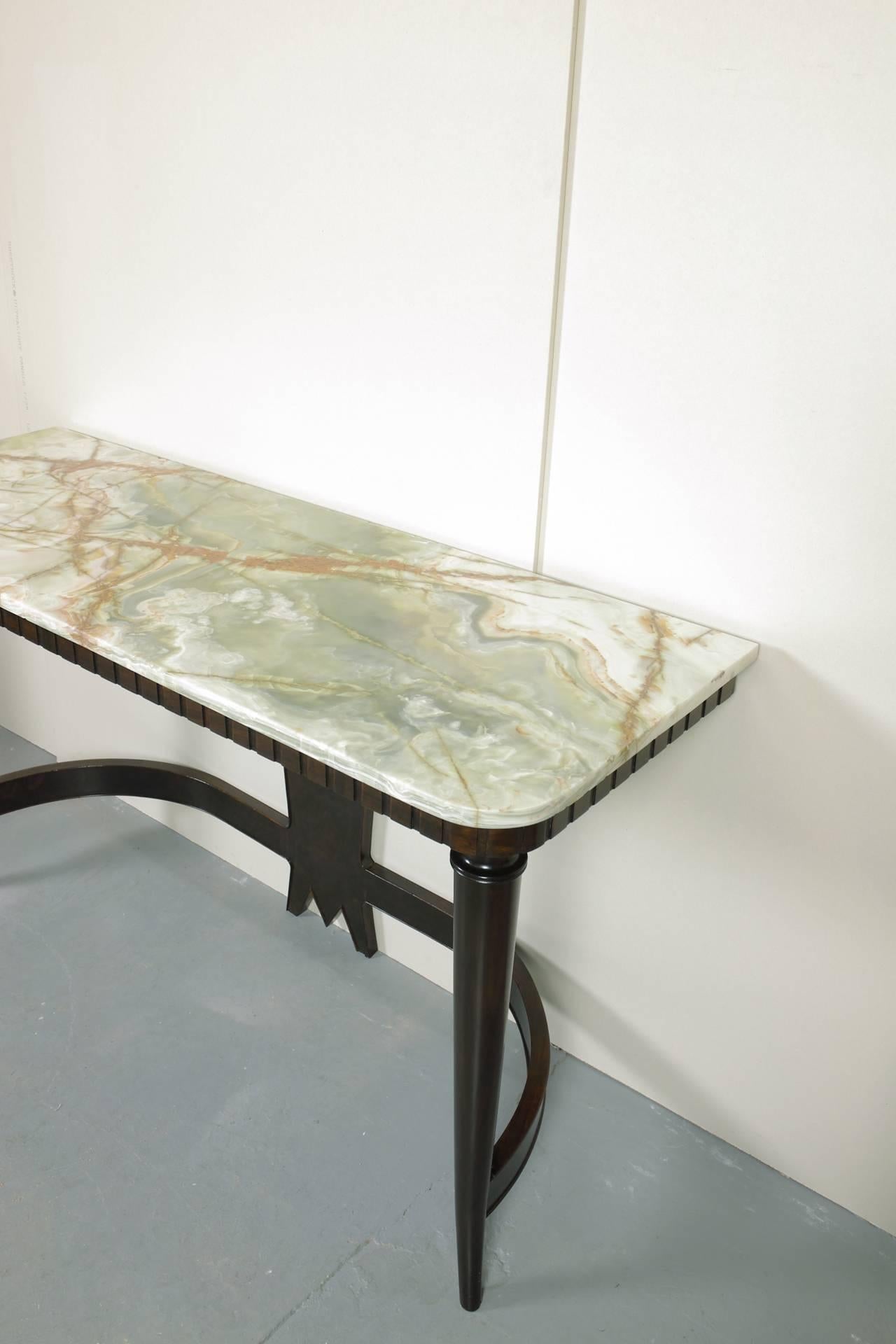 Walnut and Onyx Console Table by Luigi Scremin In Excellent Condition For Sale In Saarbruecken, DE