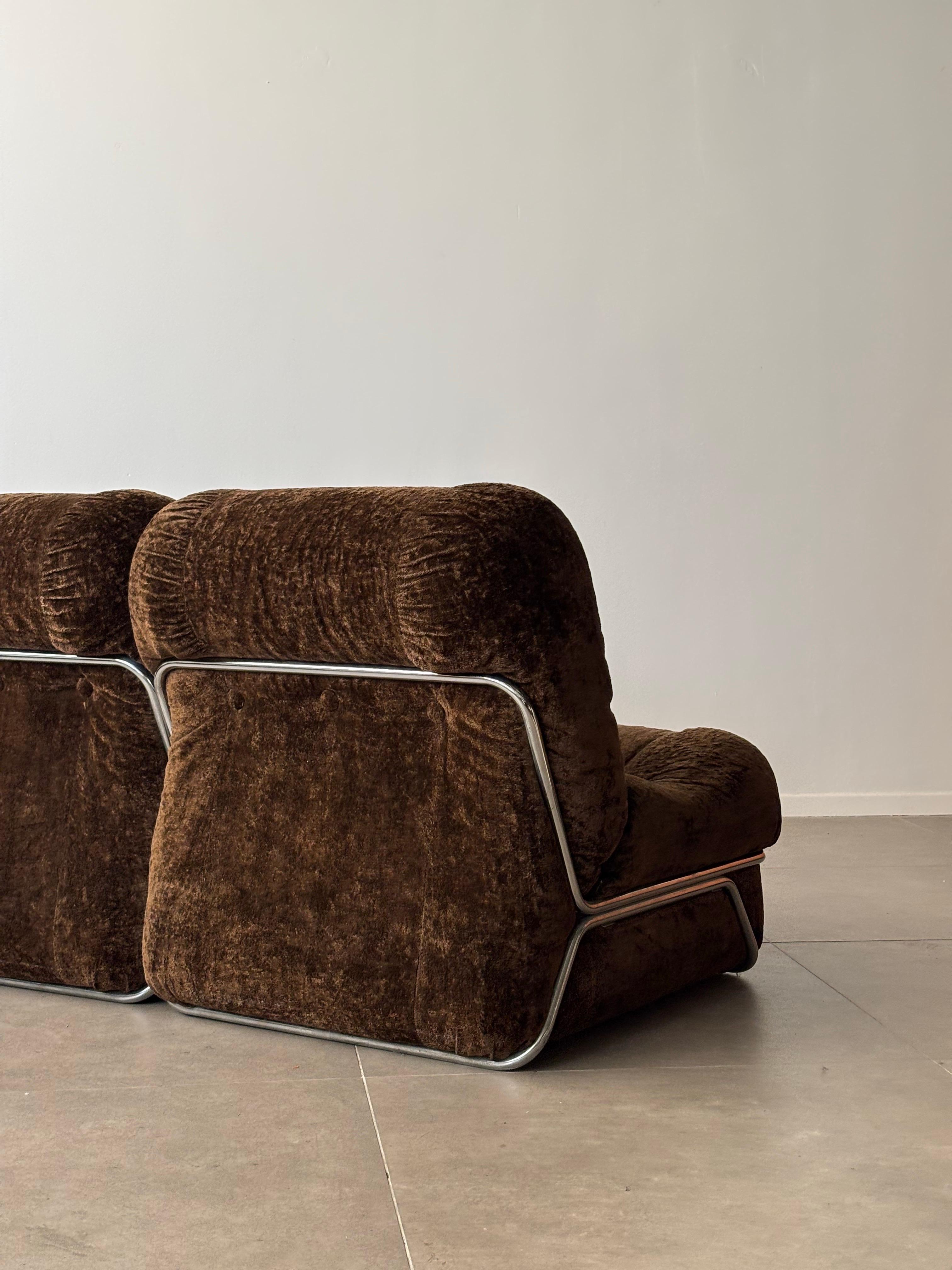Ein seltenes Paar italienischer Couchtische aus Marmor in Creme und Braun, 1970er Jahre im Angebot 14