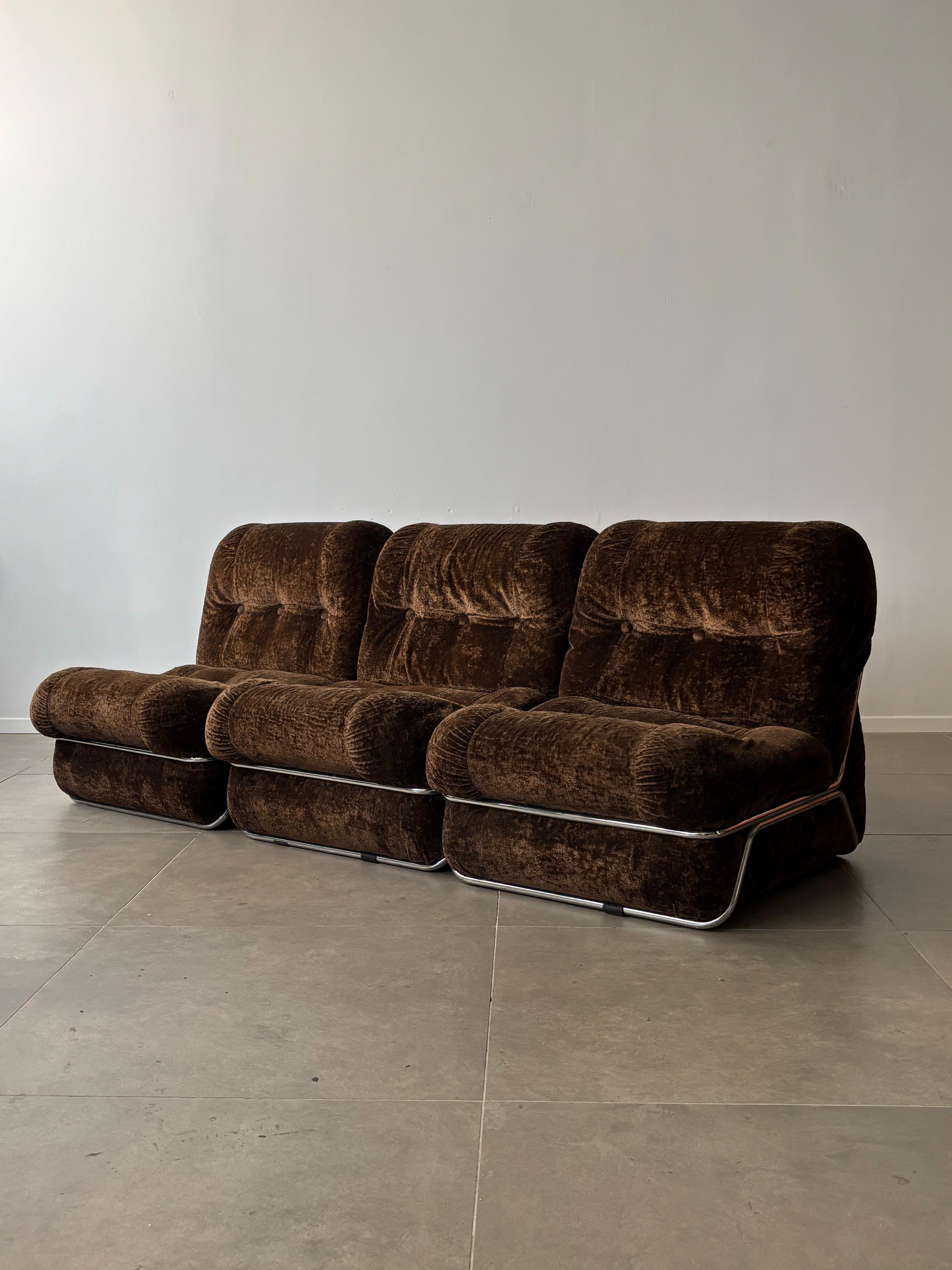 Ein seltenes Paar italienischer Couchtische aus Marmor in Creme und Braun, 1970er Jahre im Angebot 15