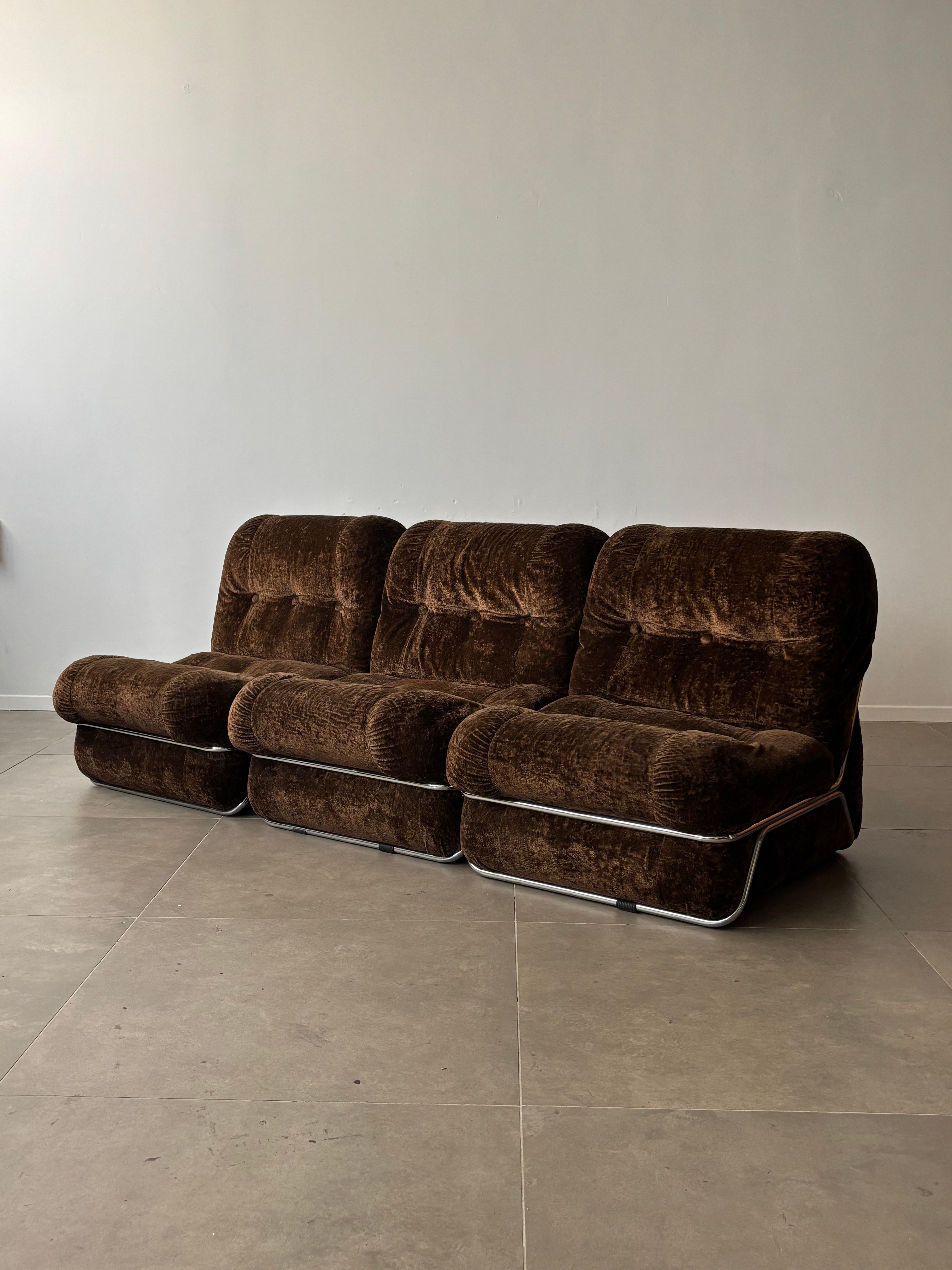 Ein seltenes Paar italienischer Couchtische aus Marmor in Creme und Braun, 1970er Jahre im Angebot 18