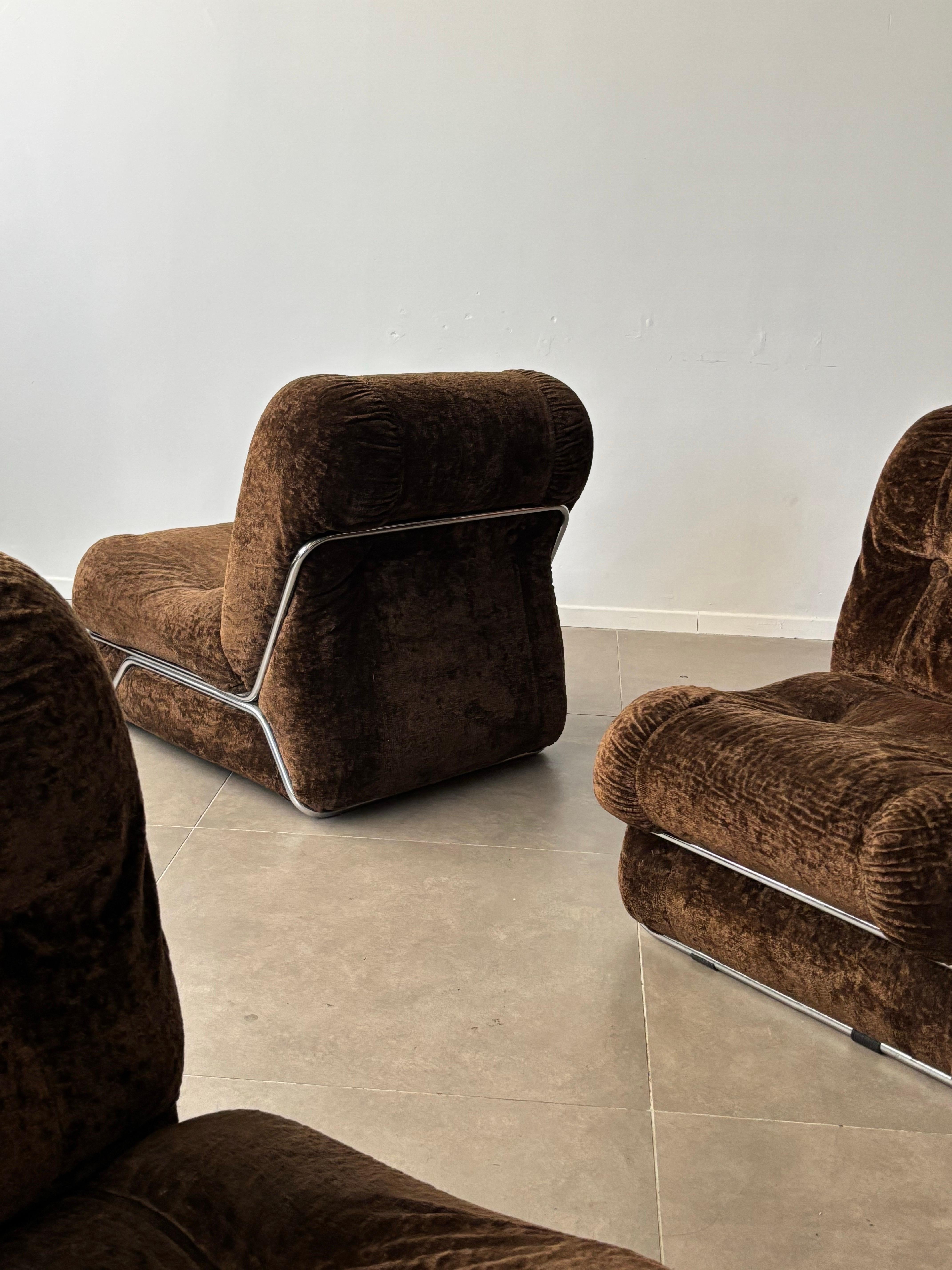 Ein seltenes Paar italienischer Couchtische aus Marmor in Creme und Braun, 1970er Jahre im Angebot 20