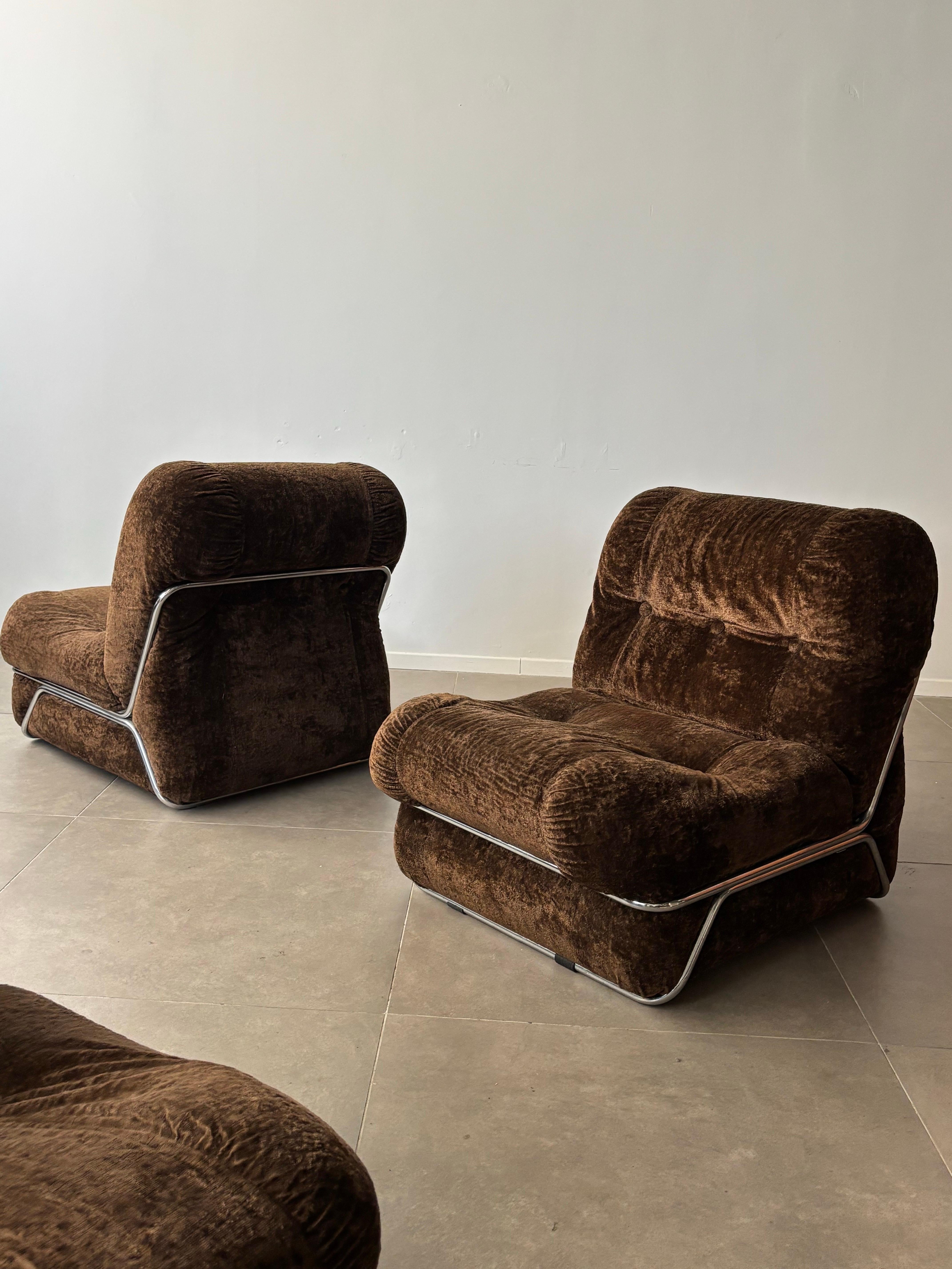 Ein seltenes Paar italienischer Couchtische aus Marmor in Creme und Braun, 1970er Jahre im Angebot 25