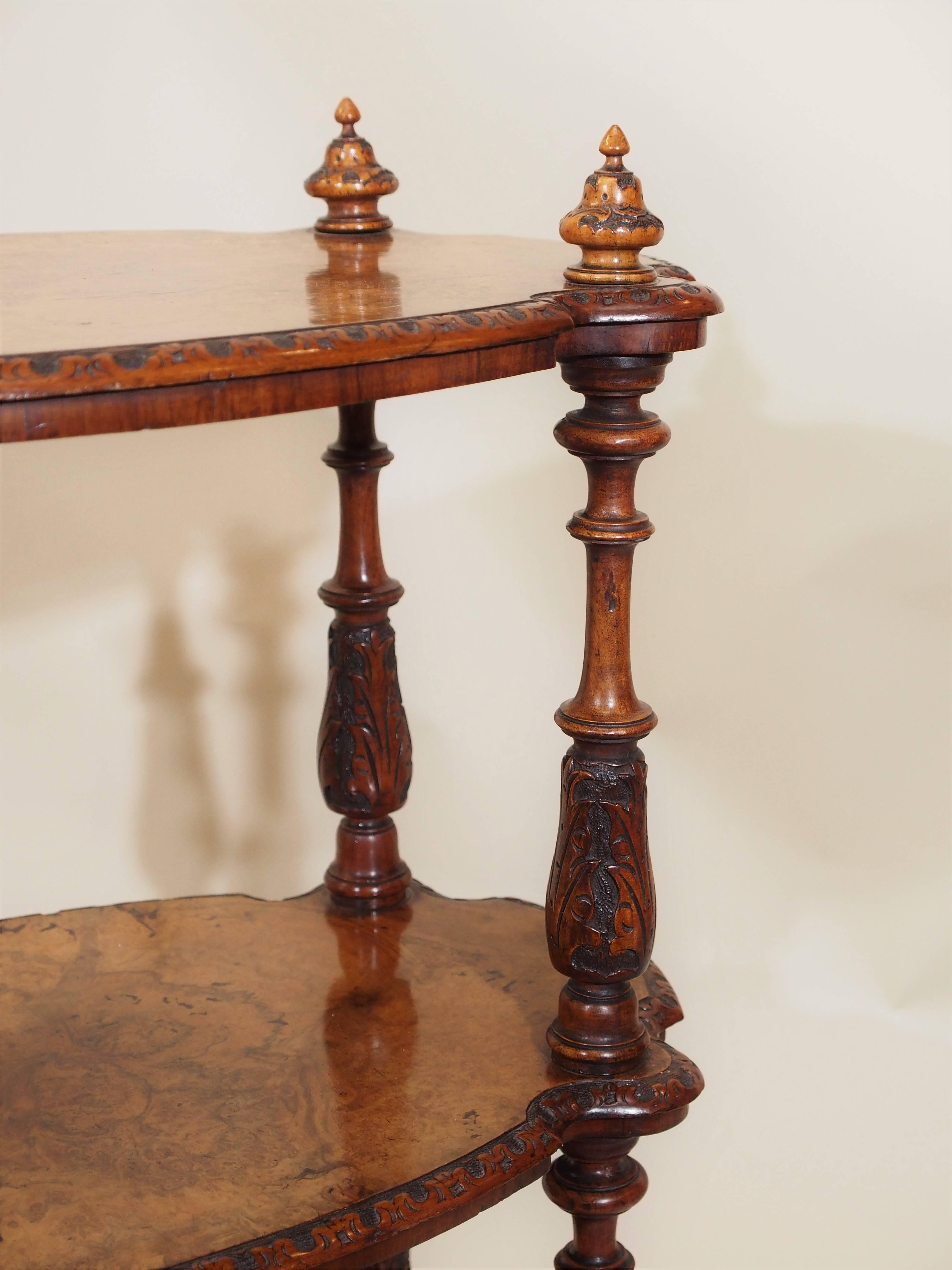 Antique Burl Walnut Three-Tier Etagere In Good Condition For Sale In New Orleans, LA