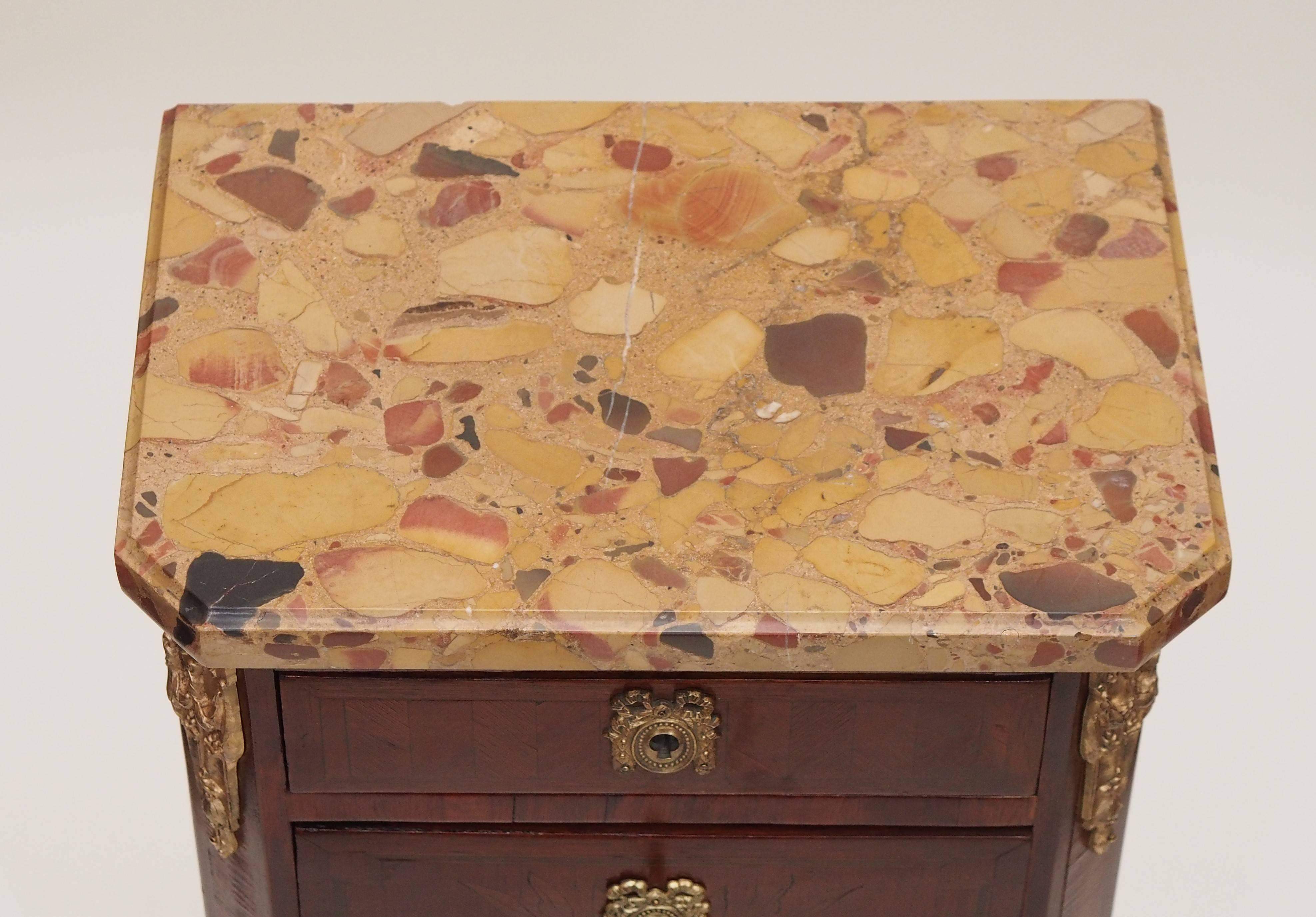 Pair of Antique French Miniature Chests with Marble Tops, circa 1890-1900 In Excellent Condition In New Orleans, LA