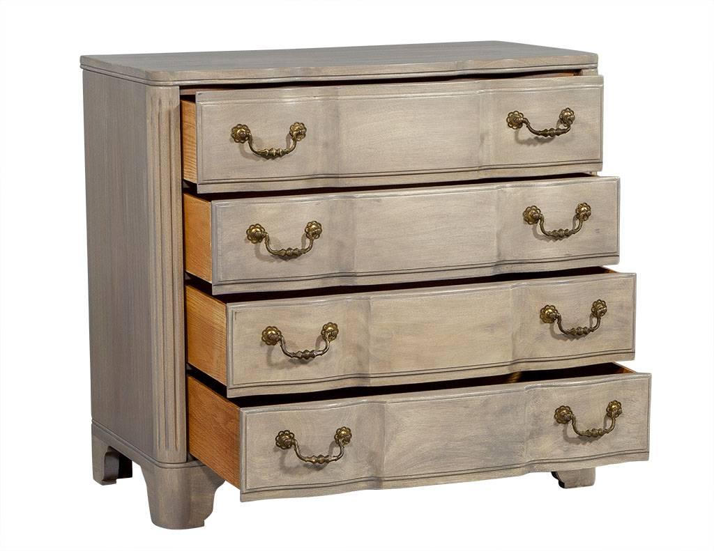 Pair of Serpentine Front Georgian Grey Chests In Excellent Condition In North York, ON