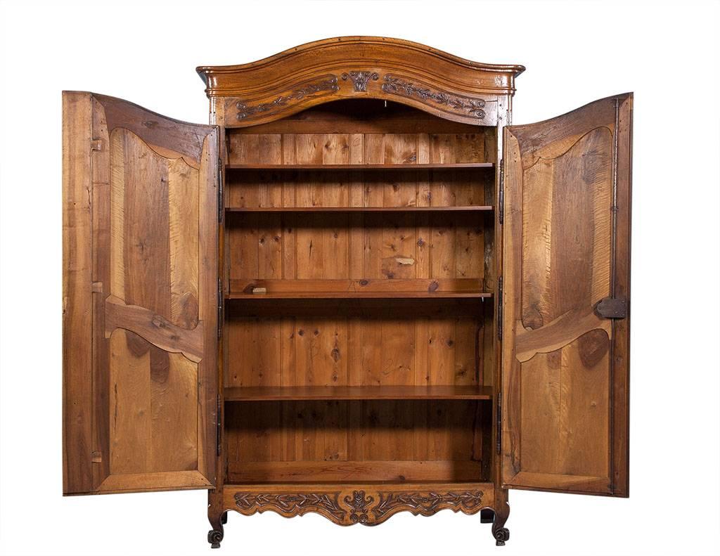 French 19th Century Walnut Armoire In Good Condition In North York, ON