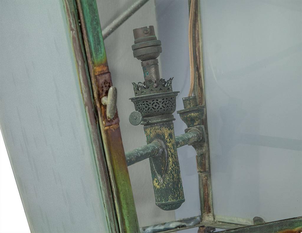 Paar Pariser Straßenlaternen aus Eisen, Kupfer und Glas im viktorianischen Stil (Französisch) im Angebot
