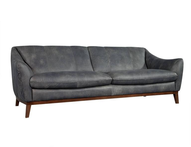 Featured image of post Distressed Leather Sectional Sofa : Hendrix top grain italian leather sofa sofa web upholstery color: