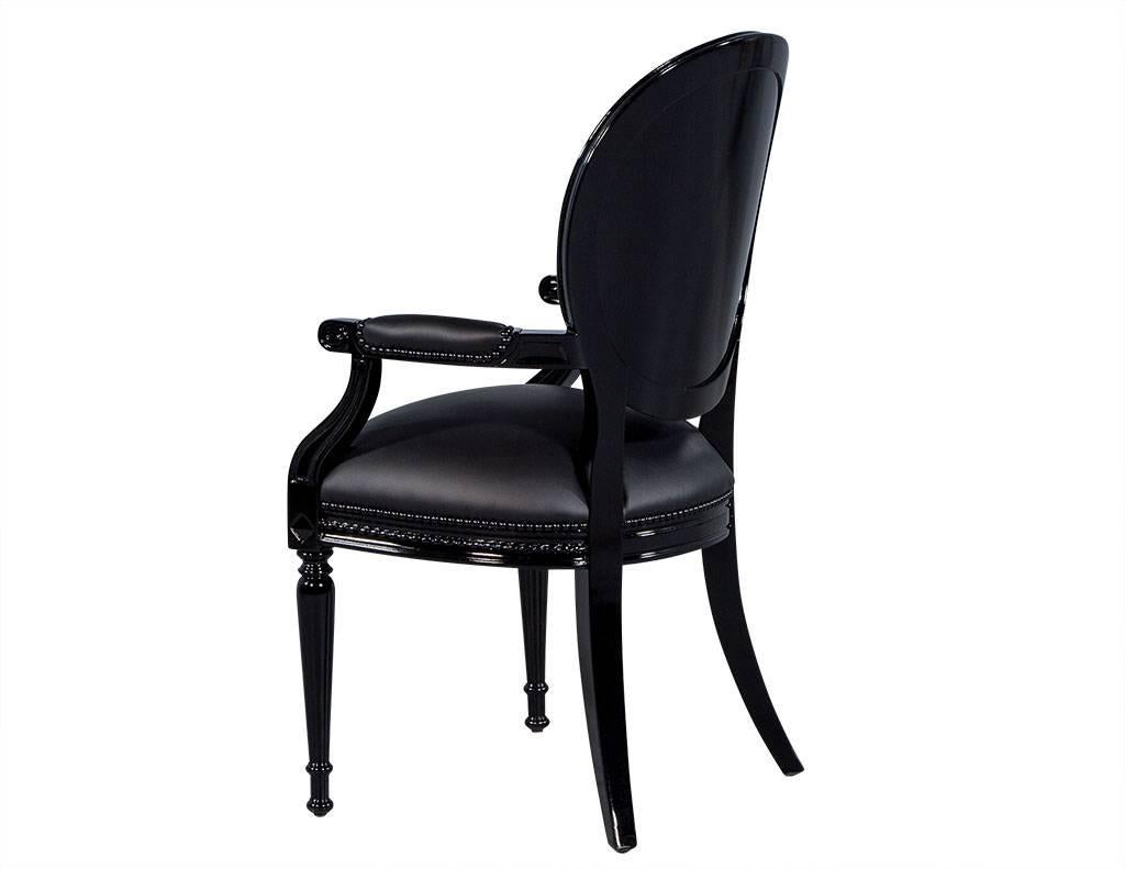 Set of Eight Round Black Lacquered Dining Chairs In Excellent Condition In North York, ON