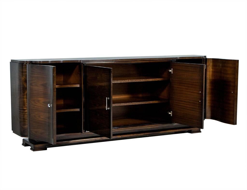 Carrocel Custom Art Deco Stil Nussbaum Sideboard Buffet (Art déco) im Angebot