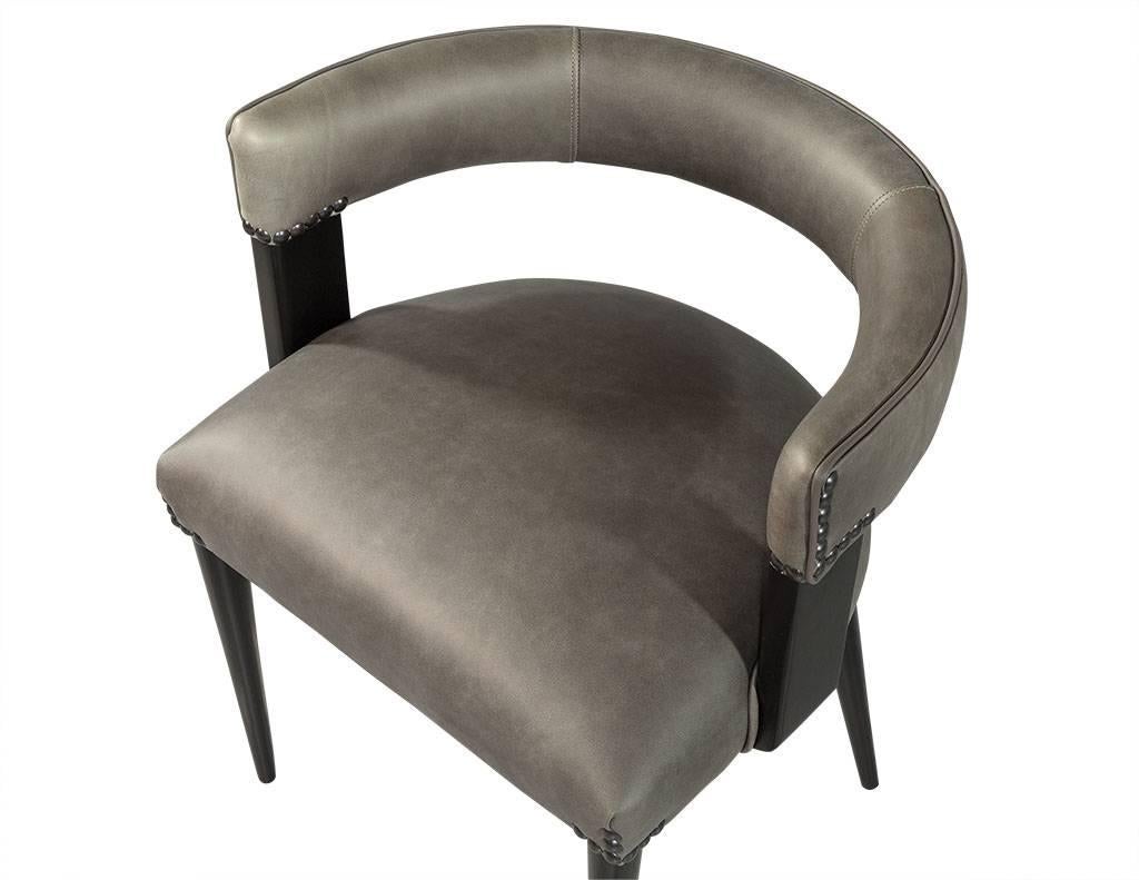 Set of Six, Sleek Mid-Century Modern Curve Back Dining Chairs 3