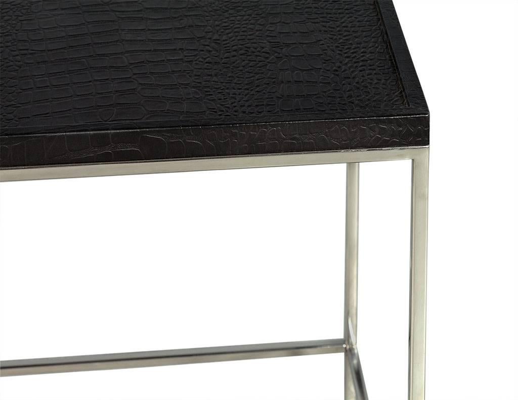 Modern Leather Top Chrome End Table In Excellent Condition In North York, ON