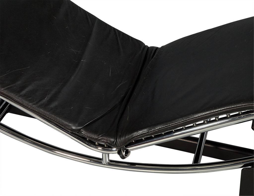 Mid-20th Century Le Corbusier Style Leather and Polished Stainless Steel Chaise