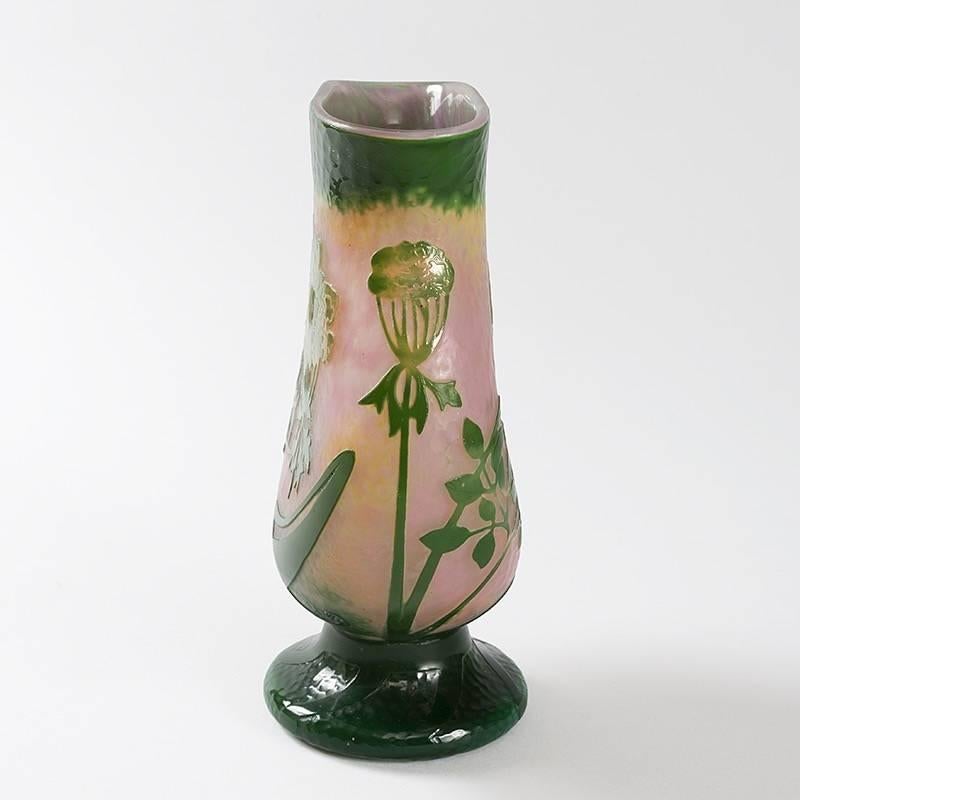 Art nouveau Vase en verre camée Ombelle de Daum Nancy en vente