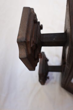 Rara coppia di grandi applique da esterno in ghisa del 1920
