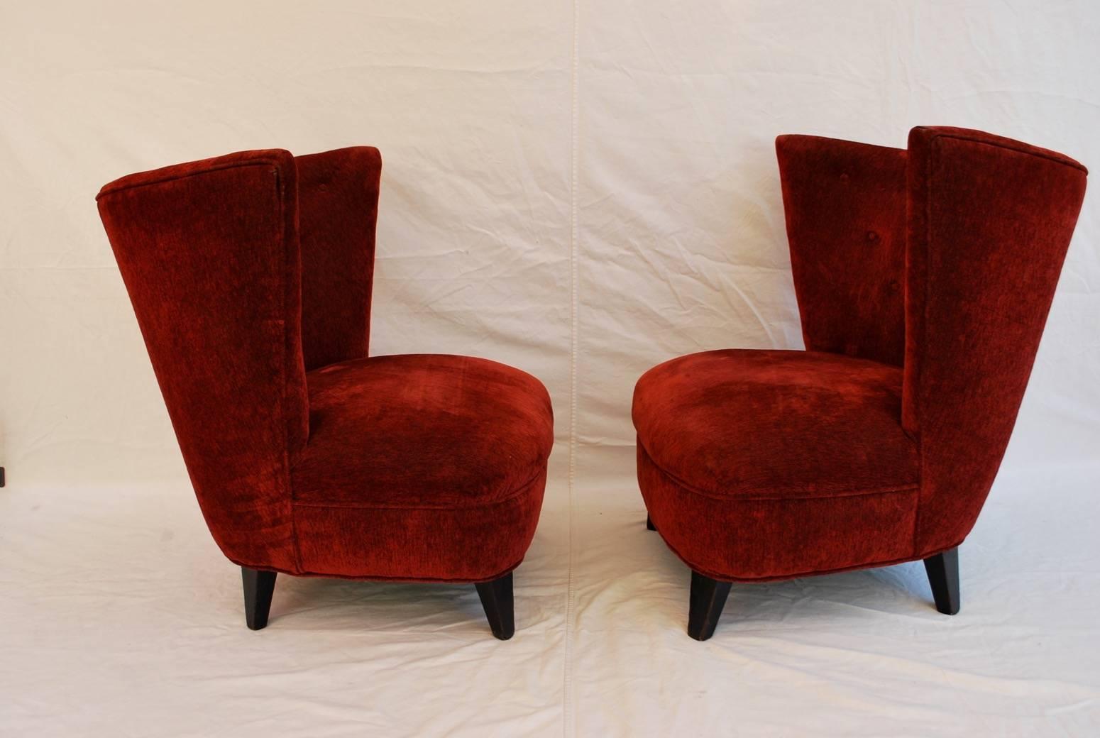 Art Deco Glamorous Pair of 1940 Lounge Slipper Chairs by Gilbert Rohde