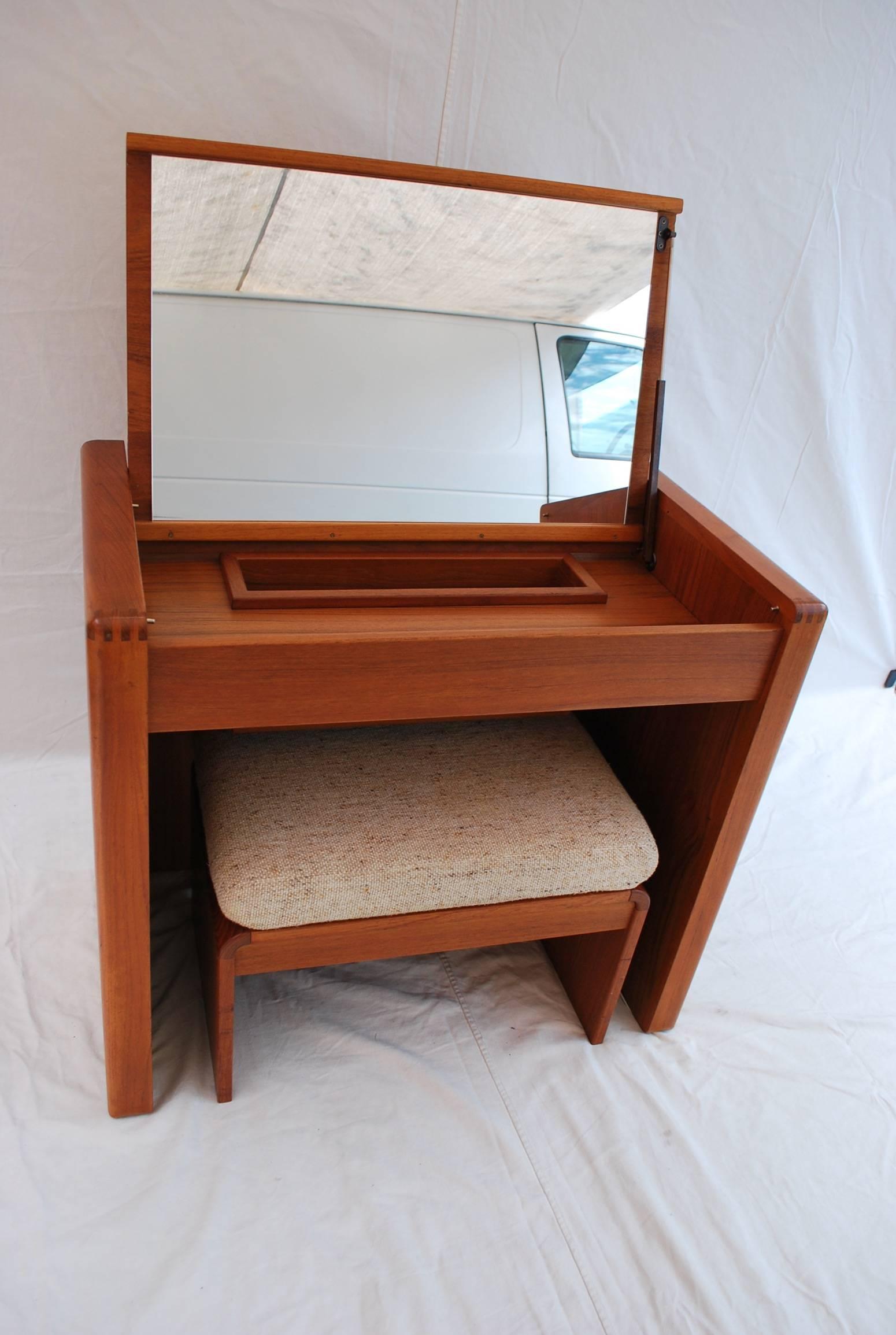 Elegant Mid-Century Vanity or Dresser from Denmark In Good Condition For Sale In Los Angeles, CA
