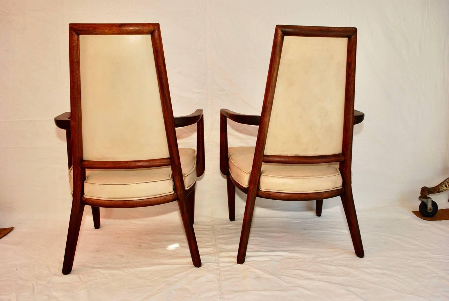 American Elegant Pair of Mid-Century Leather Chairs Design by Monteverdi Young For Sale