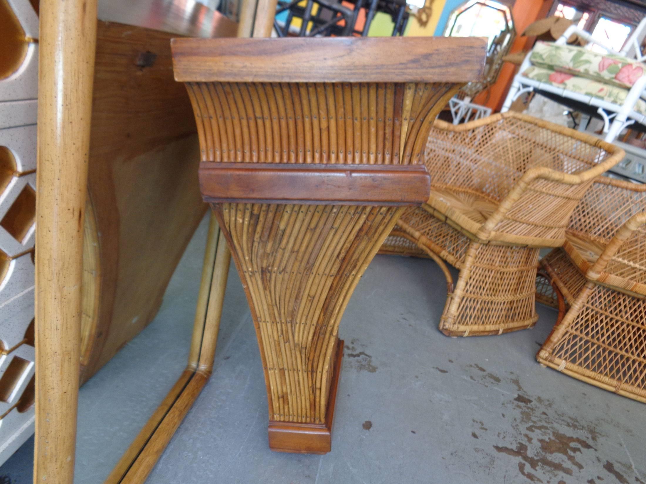 Labarge Pencil Reed Console and Mirror In Good Condition For Sale In West Palm Beach, FL