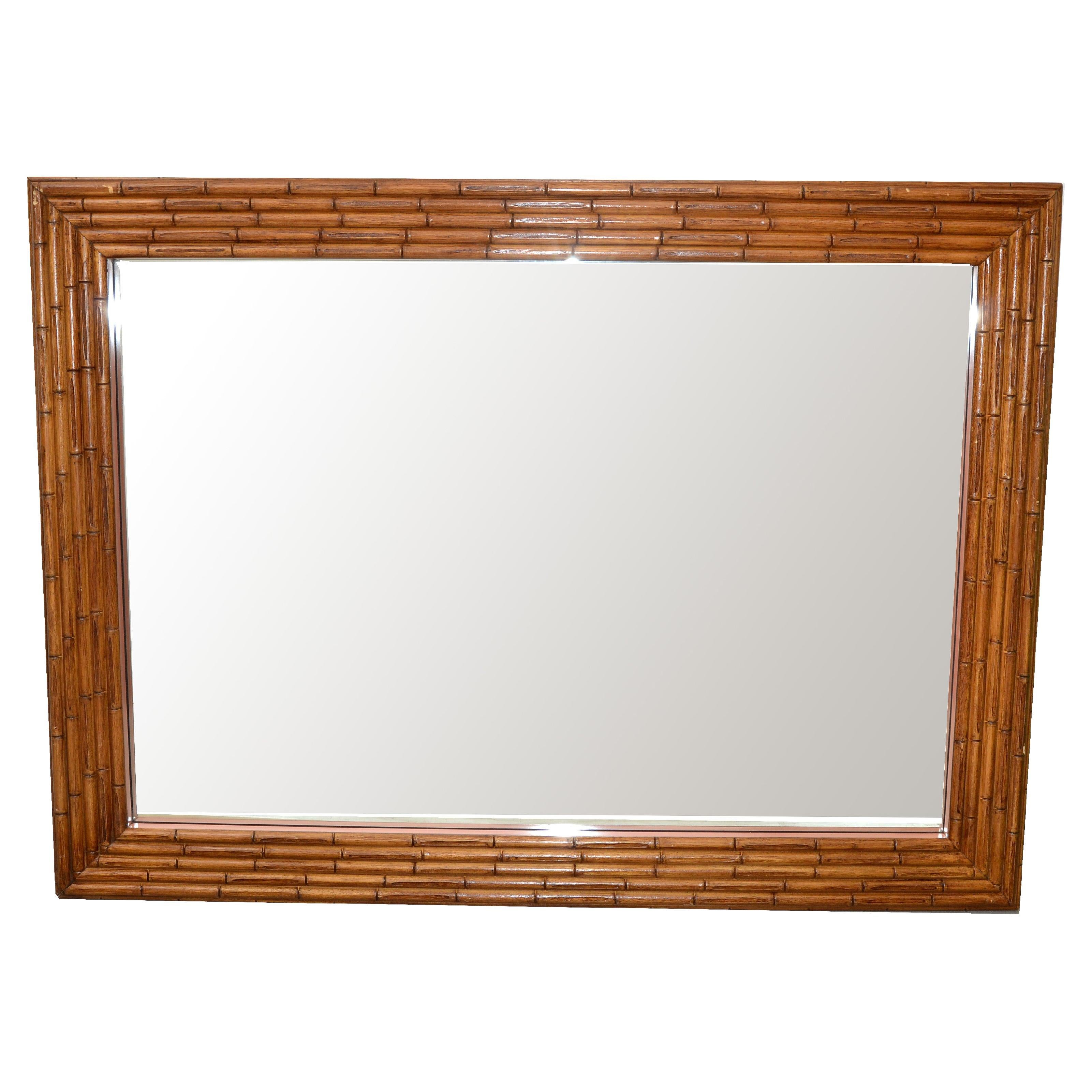 Monumental miroir mural rectangulaire de style bohème avec support en bois, moderne du milieu du siècle, années 50 