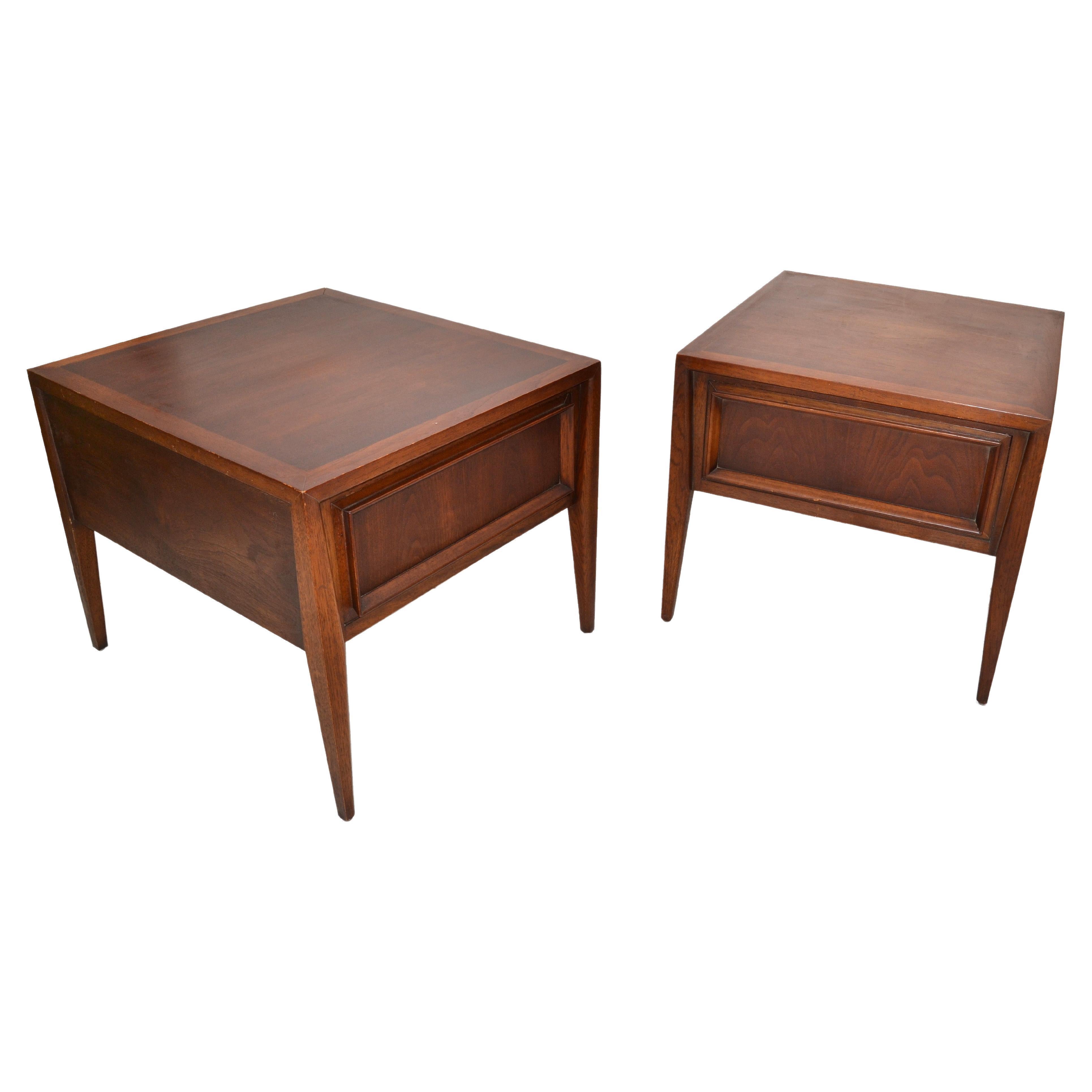 Pair of classical Vanleigh Furniture, New York night stands, bedside tables with one dovetailed drawer in Walnut.
American made in the late 1960s. 
Makers mark inside the drawer.
  