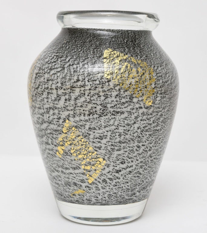 Vase made by Seguso of Murano, Italy. Black pattern on a gray background decorated with intricate gold foil patterns with the Sommerso process. Signed: Suguso Murano.