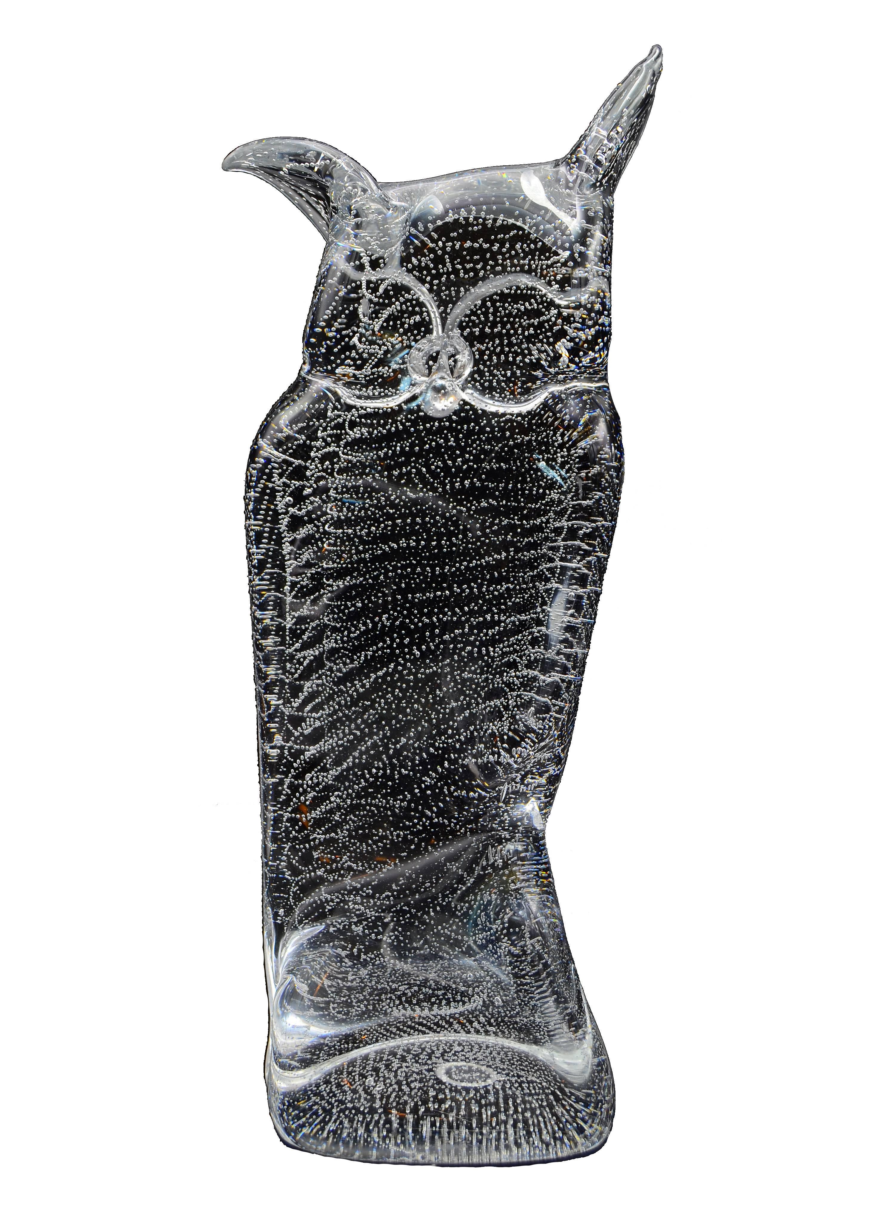 italien Licio Zanetti Murano Glass Owl Sculpture with Bubbles (Sculpture de hibou en verre de Murano avec bulles)