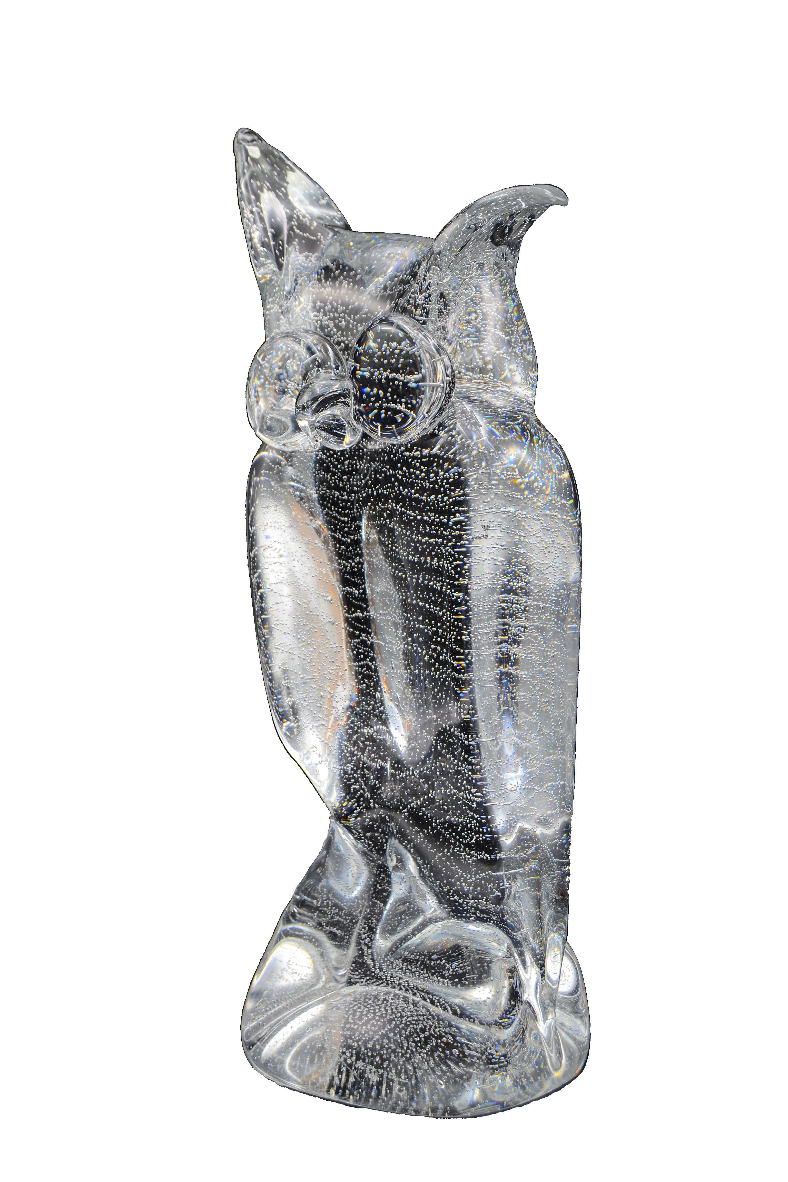20ième siècle Licio Zanetti Murano Glass Owl Sculpture with Bubbles (Sculpture de hibou en verre de Murano avec bulles)