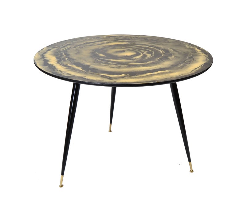 Mid Century Modern Round Three Legged Cocktail Table For Sale At 1stdibs