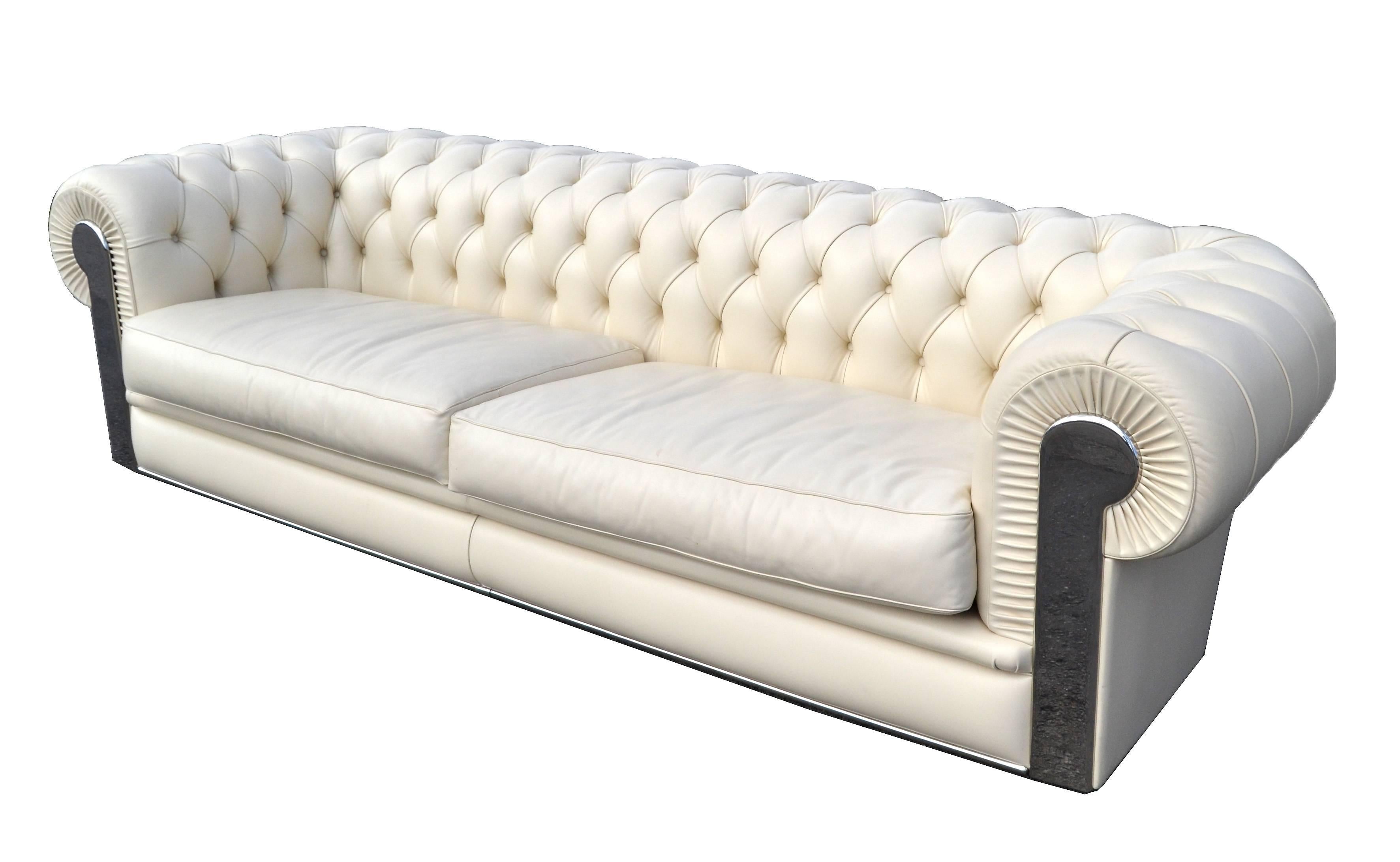 Fendi Casa Albino Tufted Leather Sofa in Chesterfield Style (Italienisch)