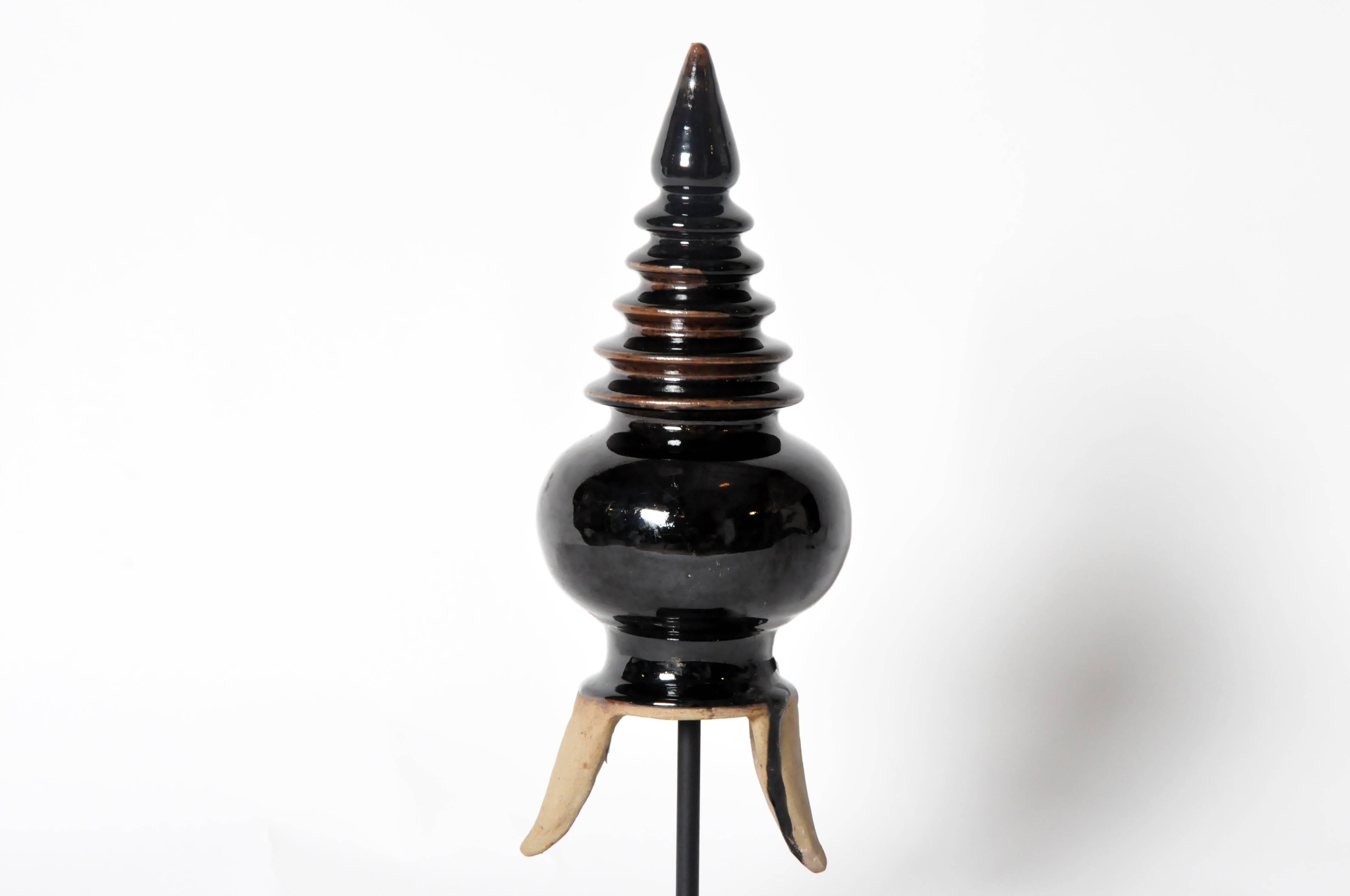 Southeast Asian Stupa Finial in Glossy Black In Excellent Condition In Chicago, IL