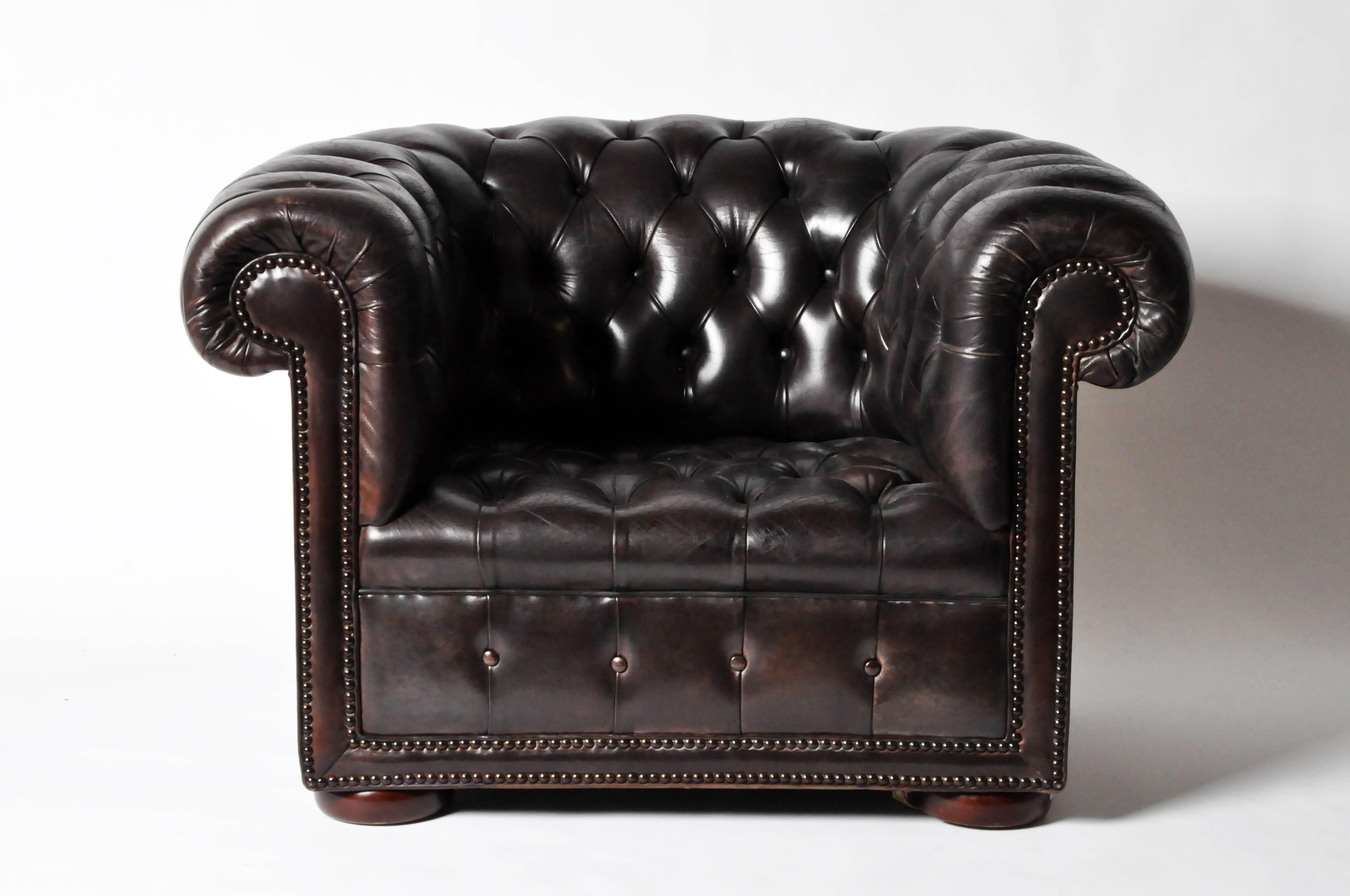 This classic set is the definition of old fashioned luxury. True to form and style, a myriad of button tufts create a quilted texture that covers the back, seat and rolled arms of each piece. The unique design and choice of leather upholstery is