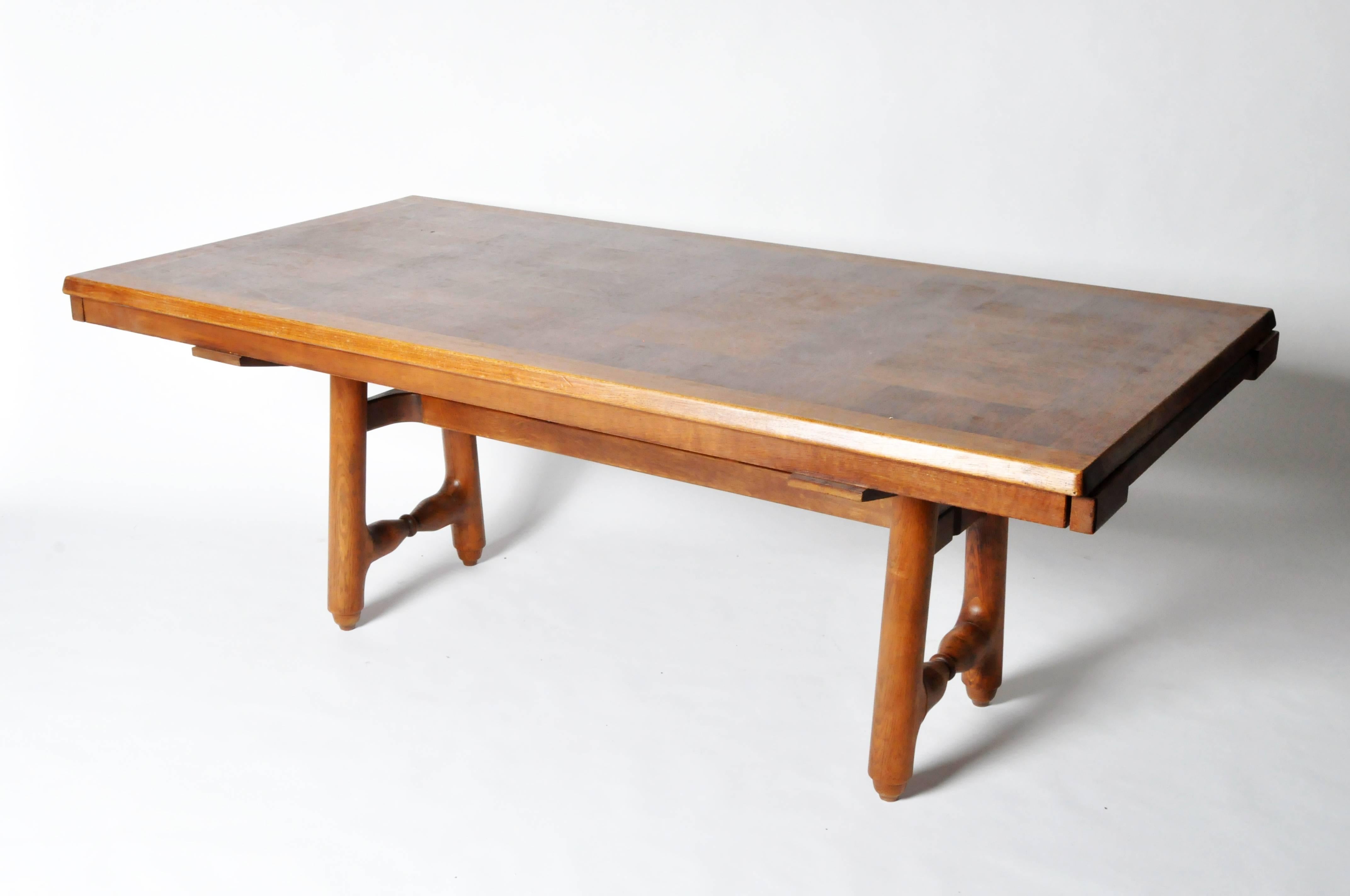 Oak Mid-Century Modern Extension Dining Table attributed to Guillerme et Chambron