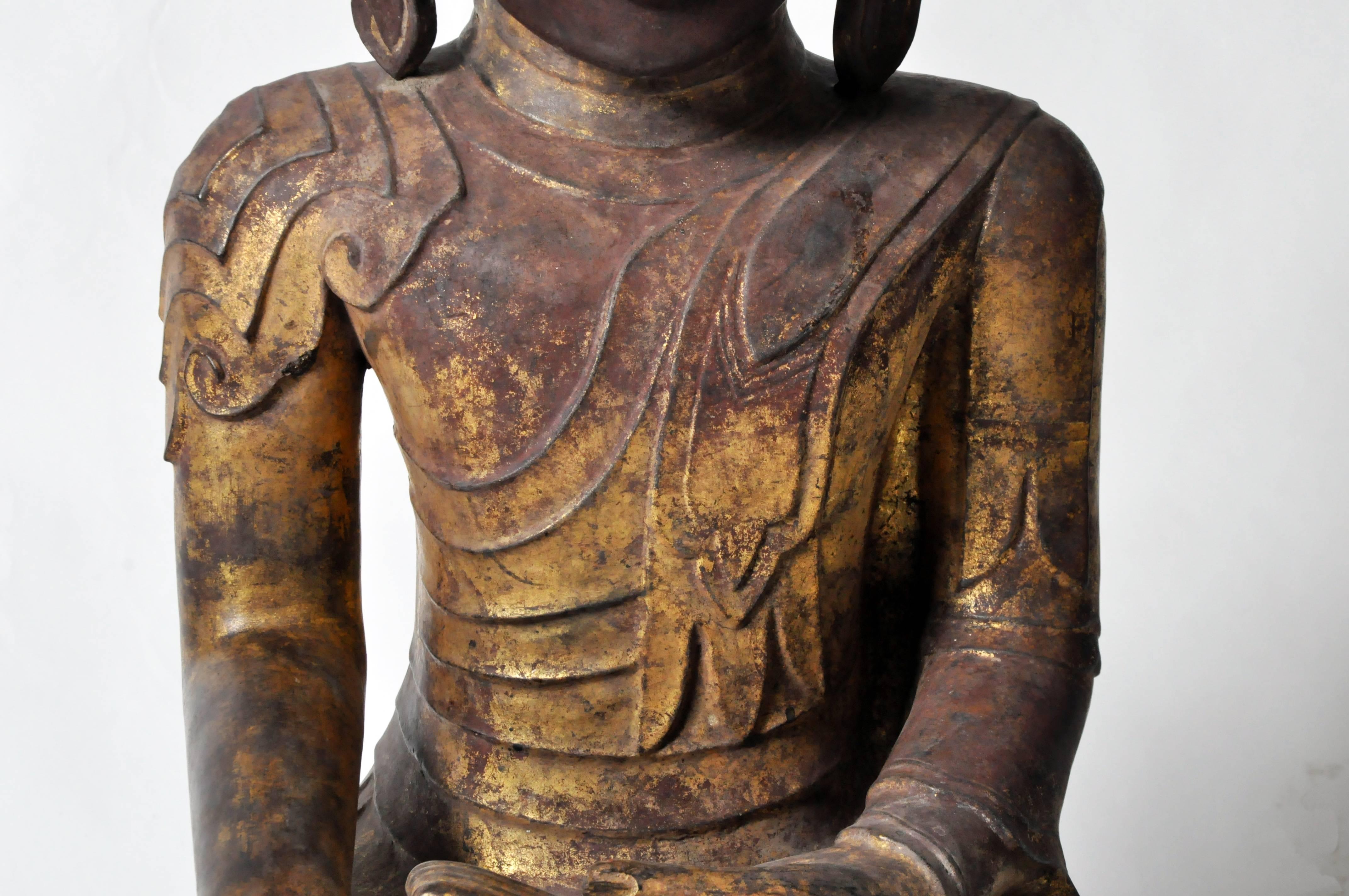 Burmesische Buddha-Figur aus Shan-Shan (Blattgold) im Angebot