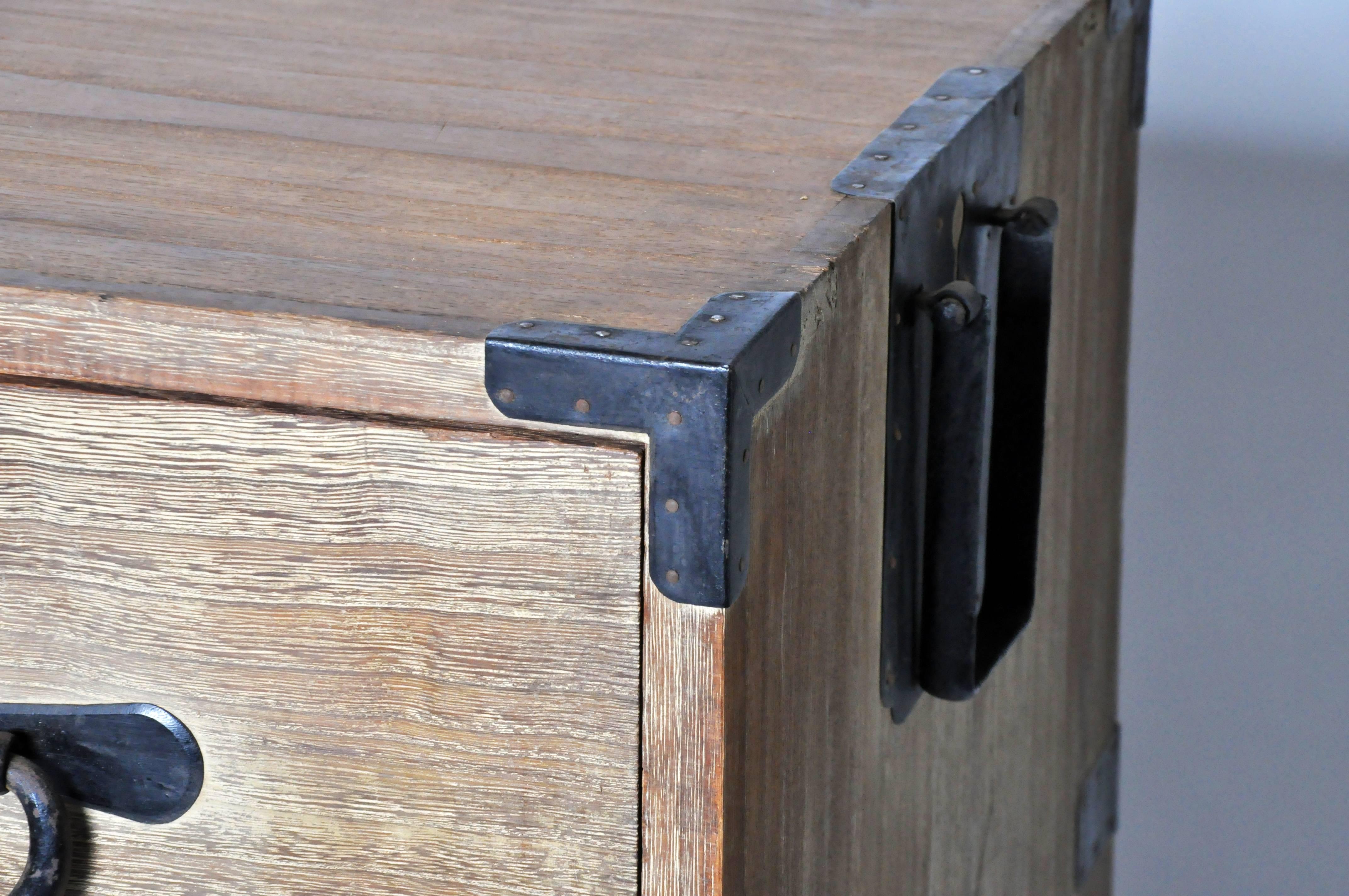Japanese Tansu with Black Hardware In Good Condition In Chicago, IL