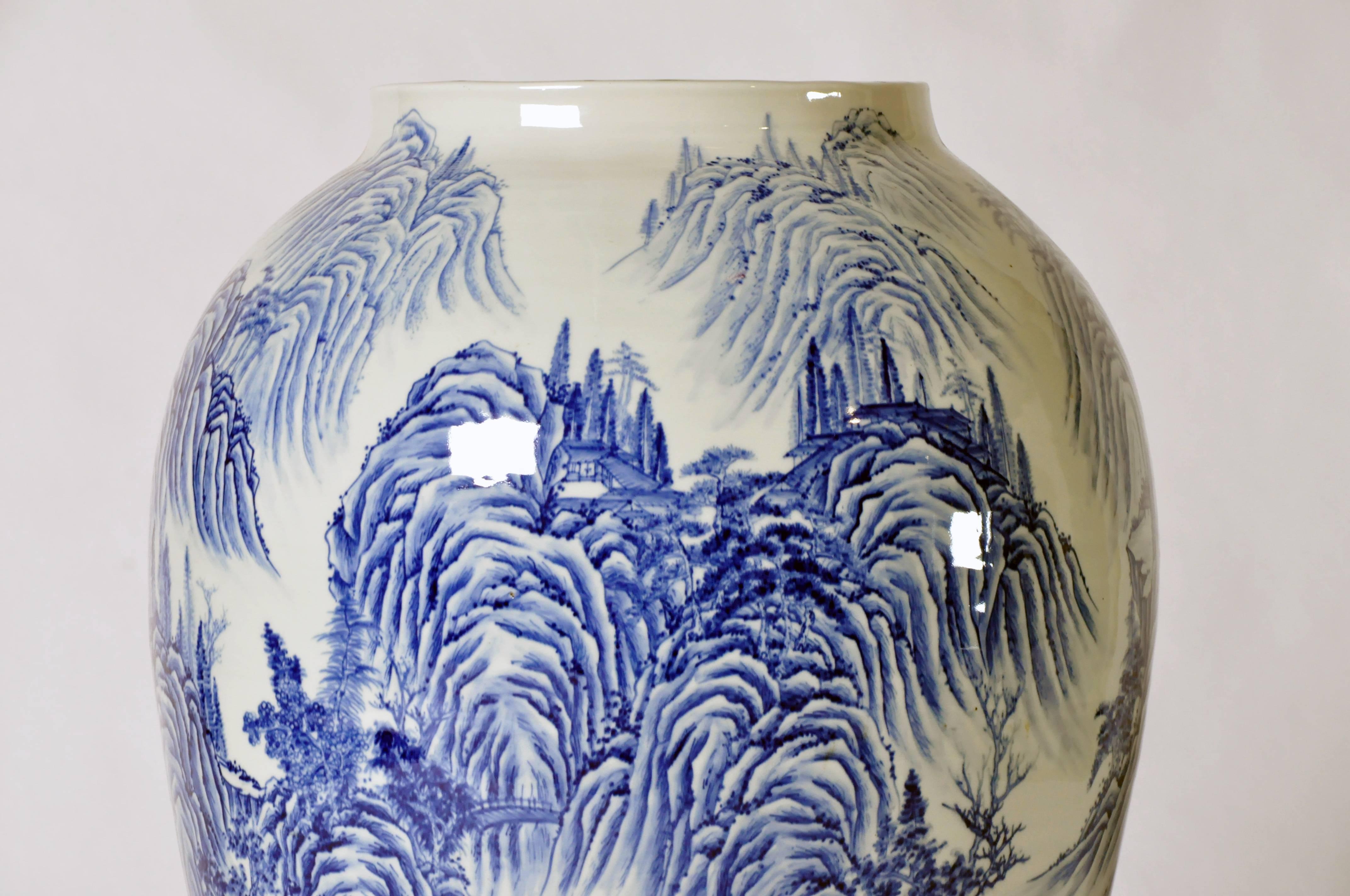 blue and white japanese vase