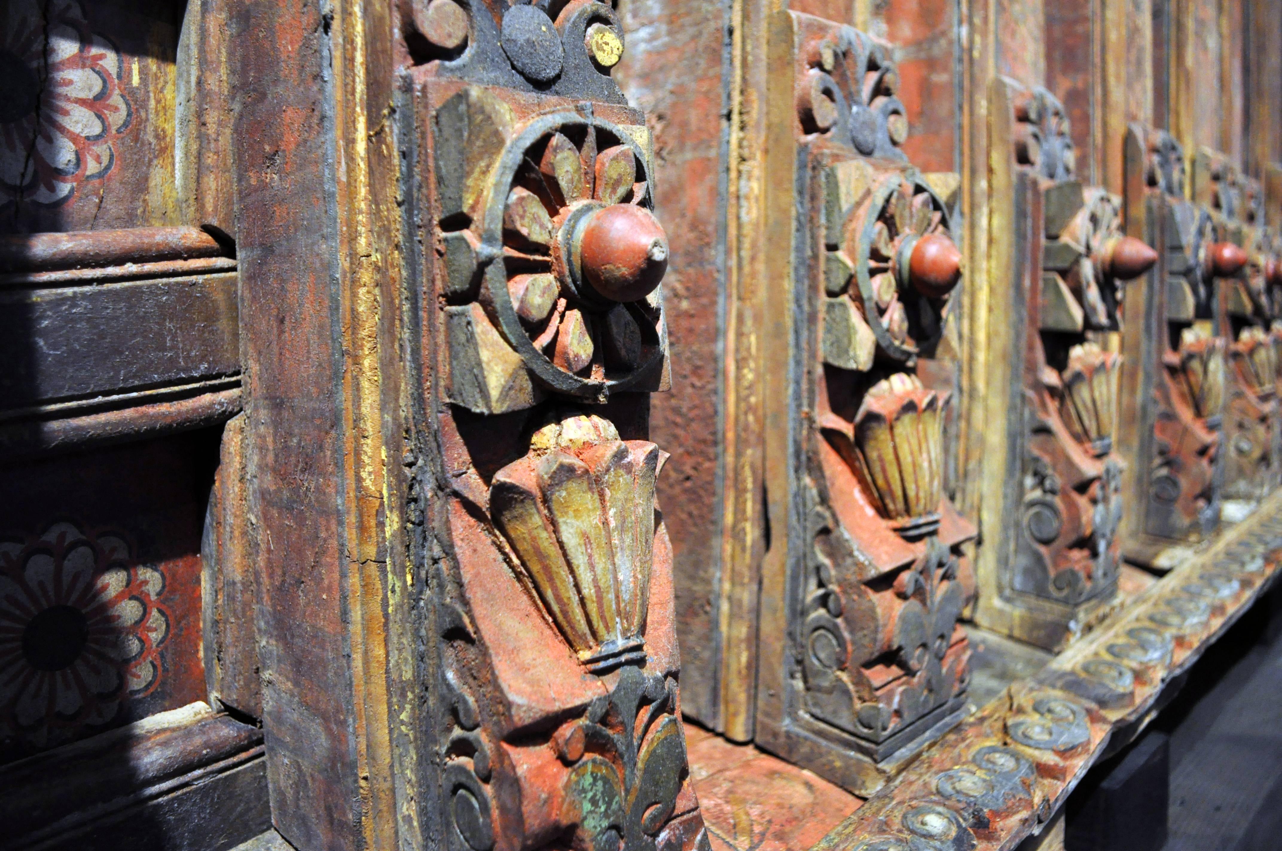 Impressive palace panel from India, circa 1900. It is made up of two pieces and is made from teakwood.