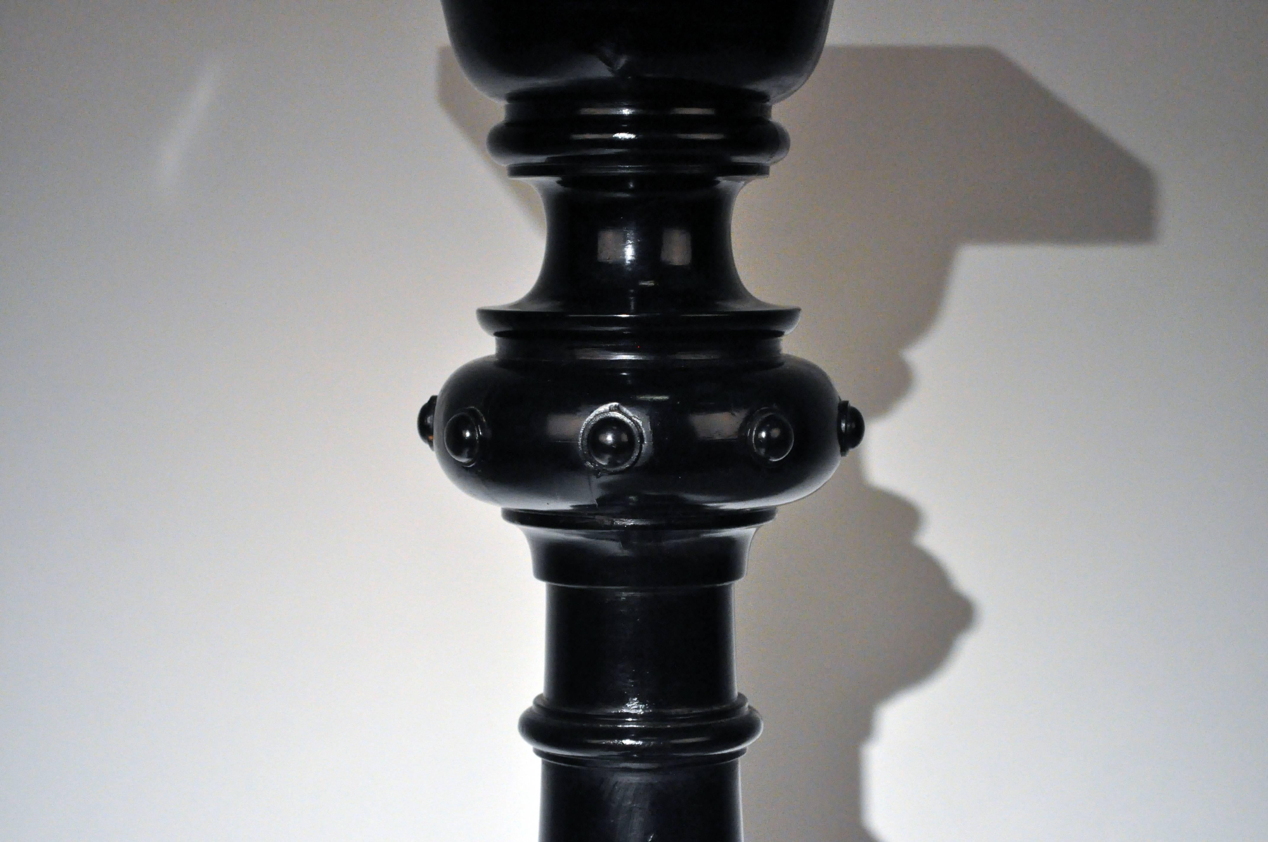Flower Pedestal with Black Lacquer In Good Condition In Chicago, IL