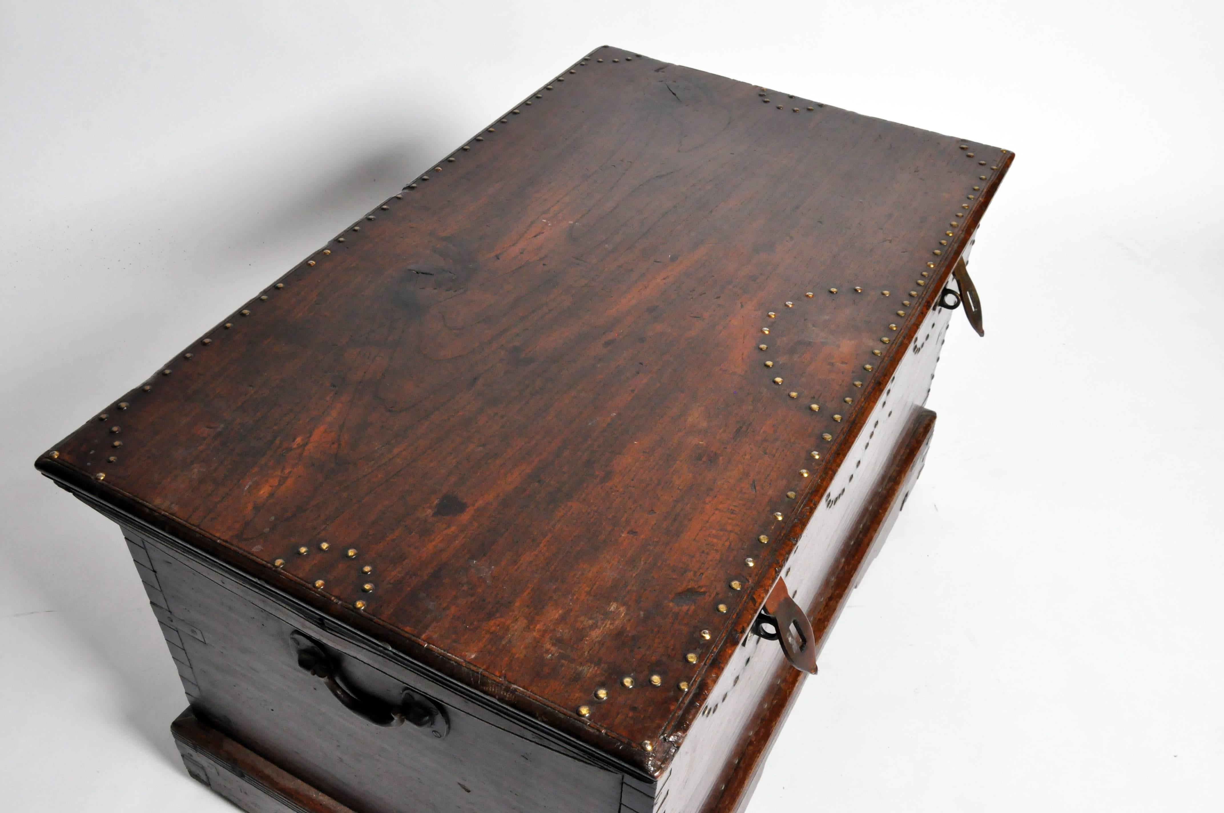 British Colonial Trunk with Nail Head Decoration In Good Condition In Chicago, IL