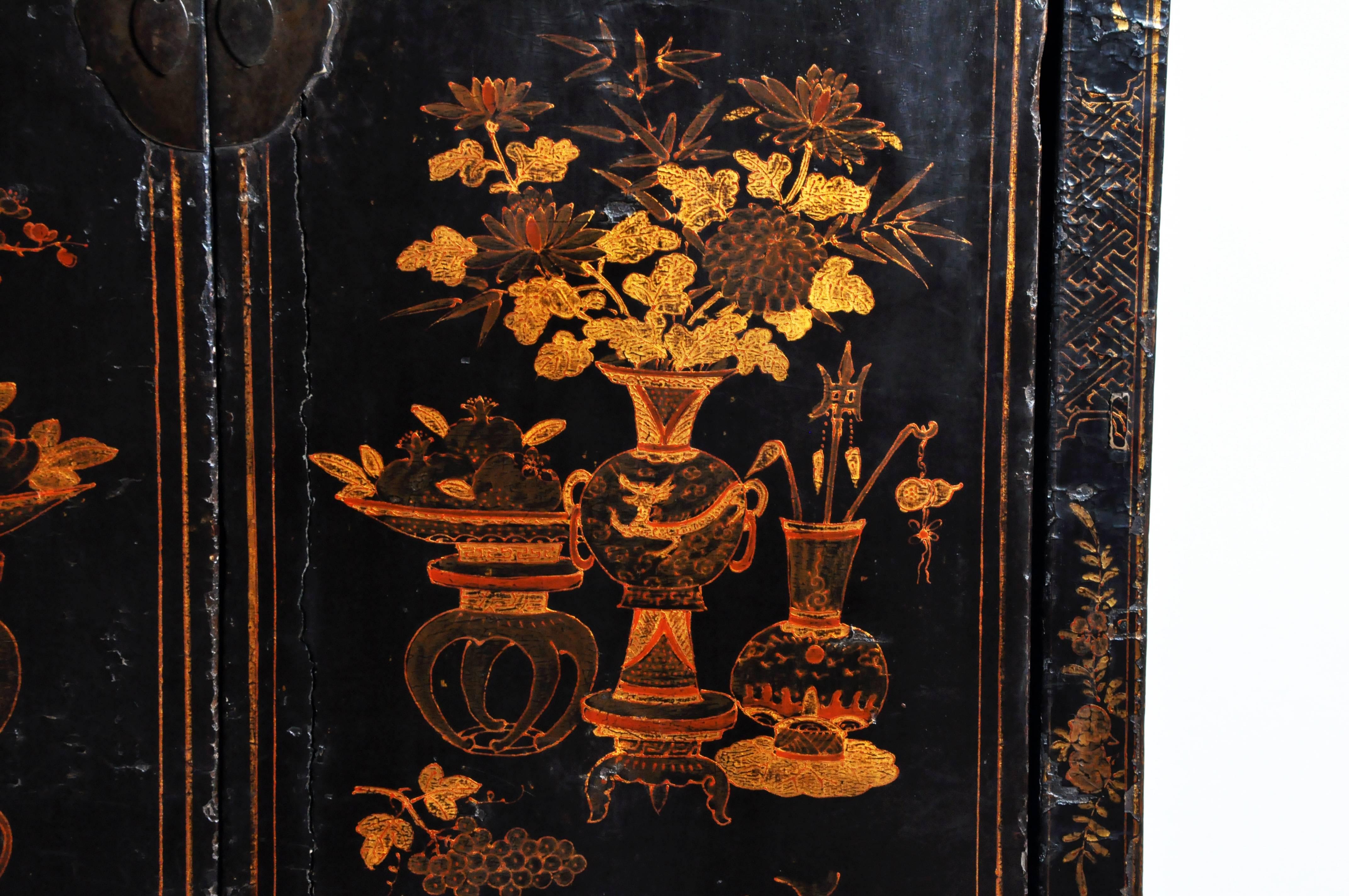 Chinese Cabinet with Hand-Painted Decoration 3
