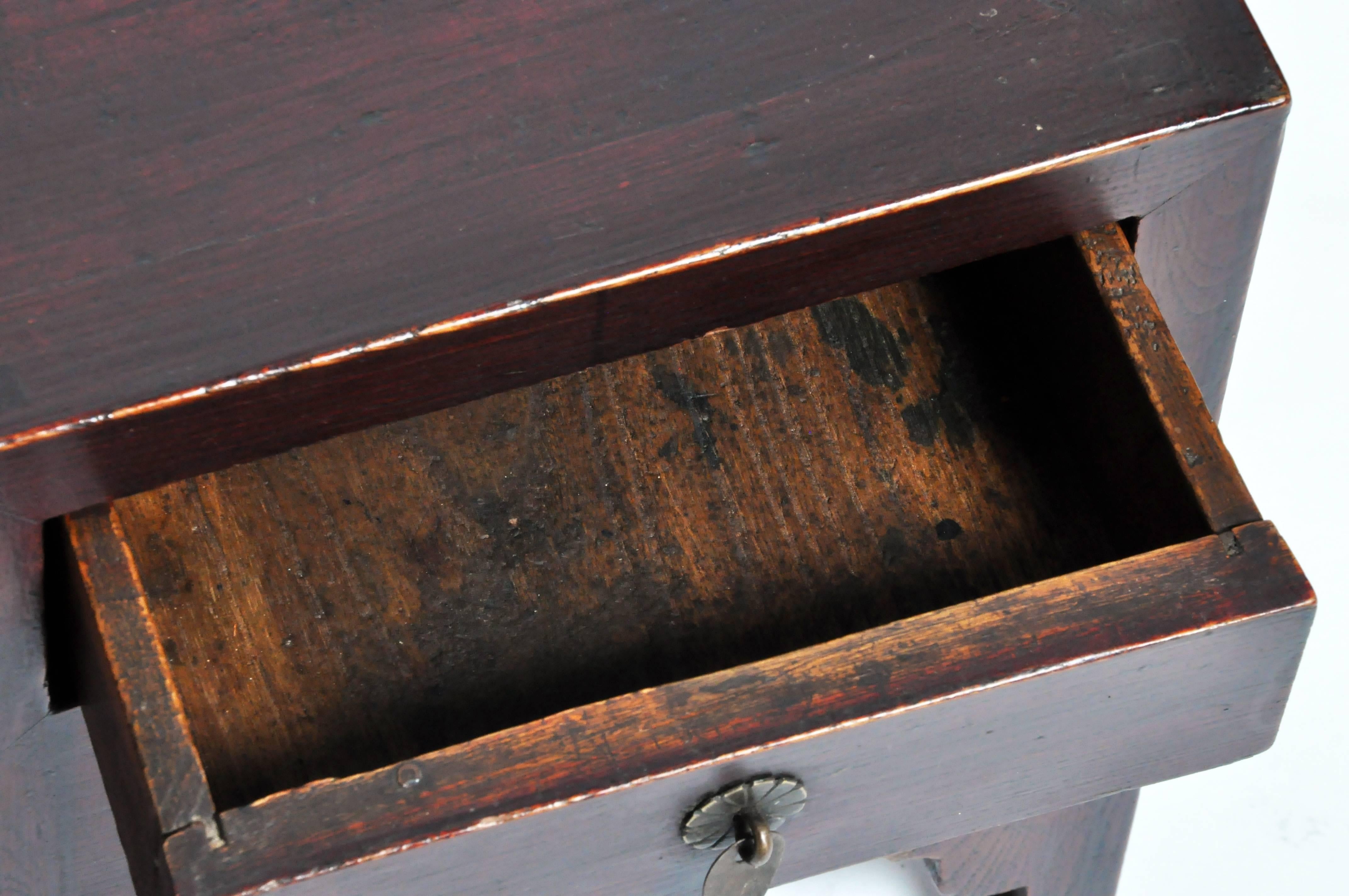 Low Kang Chest with Two Drawers and Original Patina 1